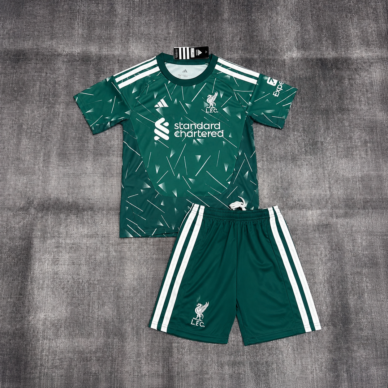 Liverpool 2025/26 Kids Green Goalkeeper Kit