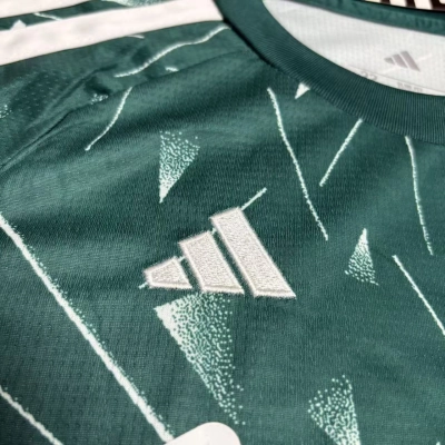 Liverpool 2025/26 Kids Green Goalkeeper Kit 02