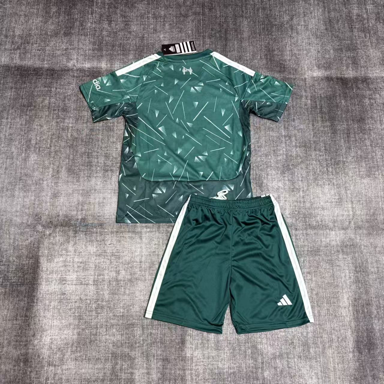Liverpool 2025/26 Kids Green Goalkeeper Kit