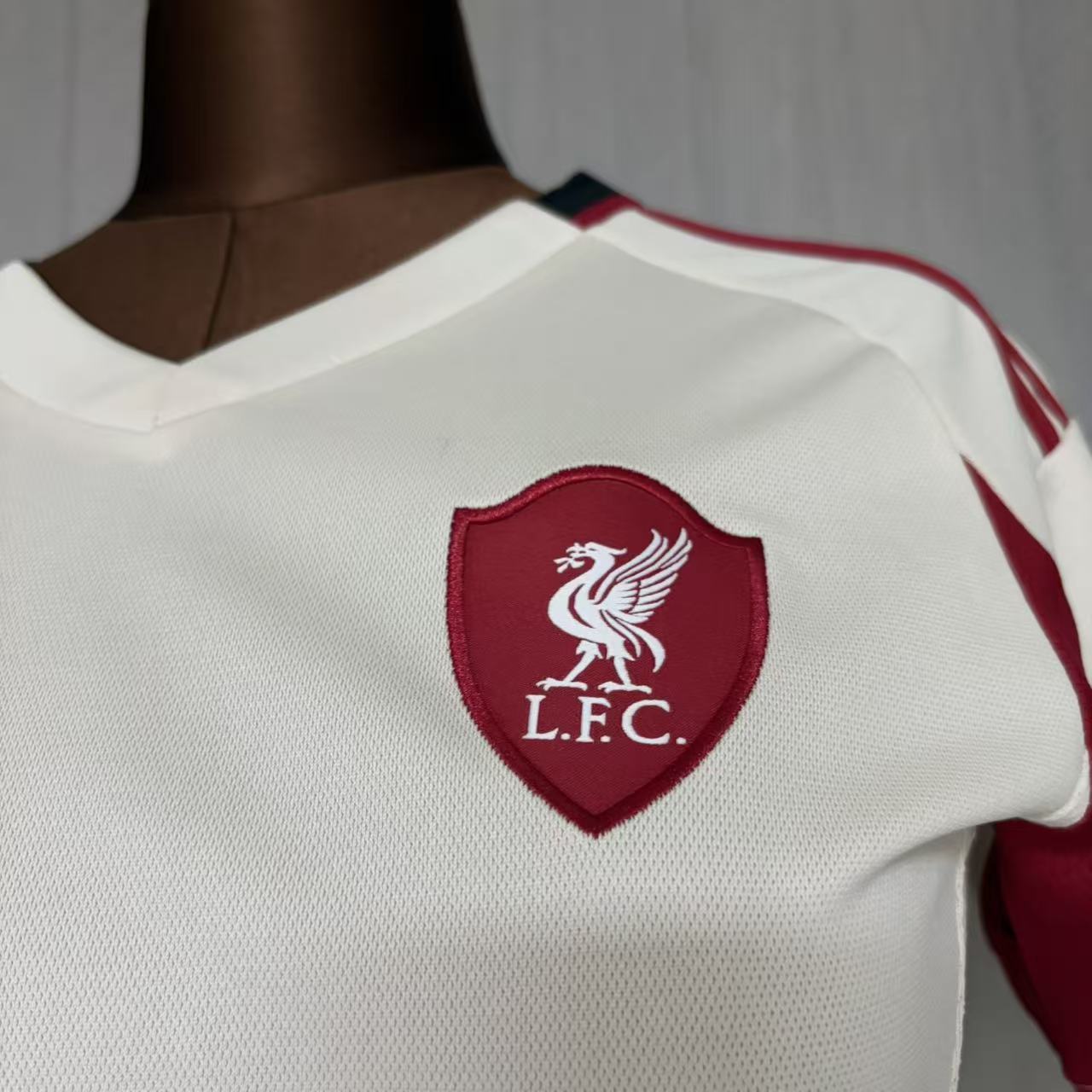Liverpool 2025/26 Womens Away Jersey