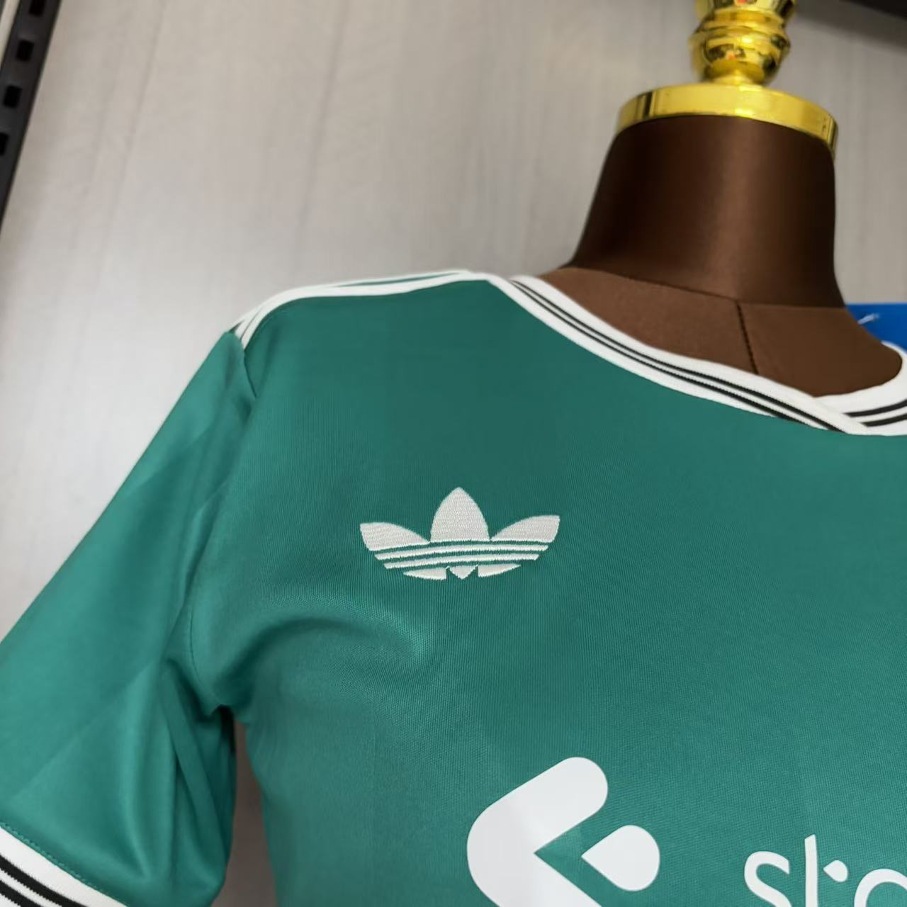 Liverpool 2025/26 Womens Third Jersey