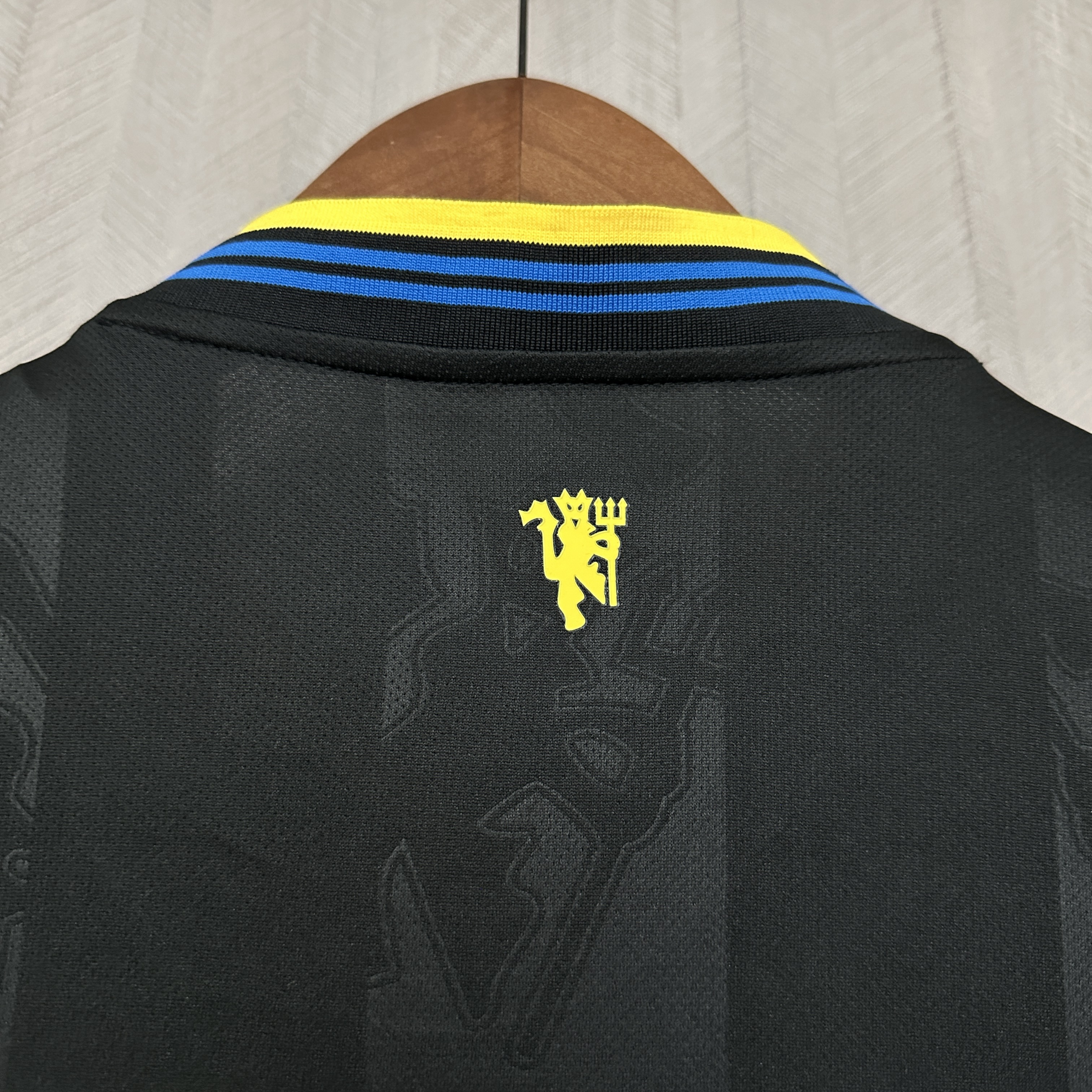Manchester United 2025/26 Mens Third Jersey