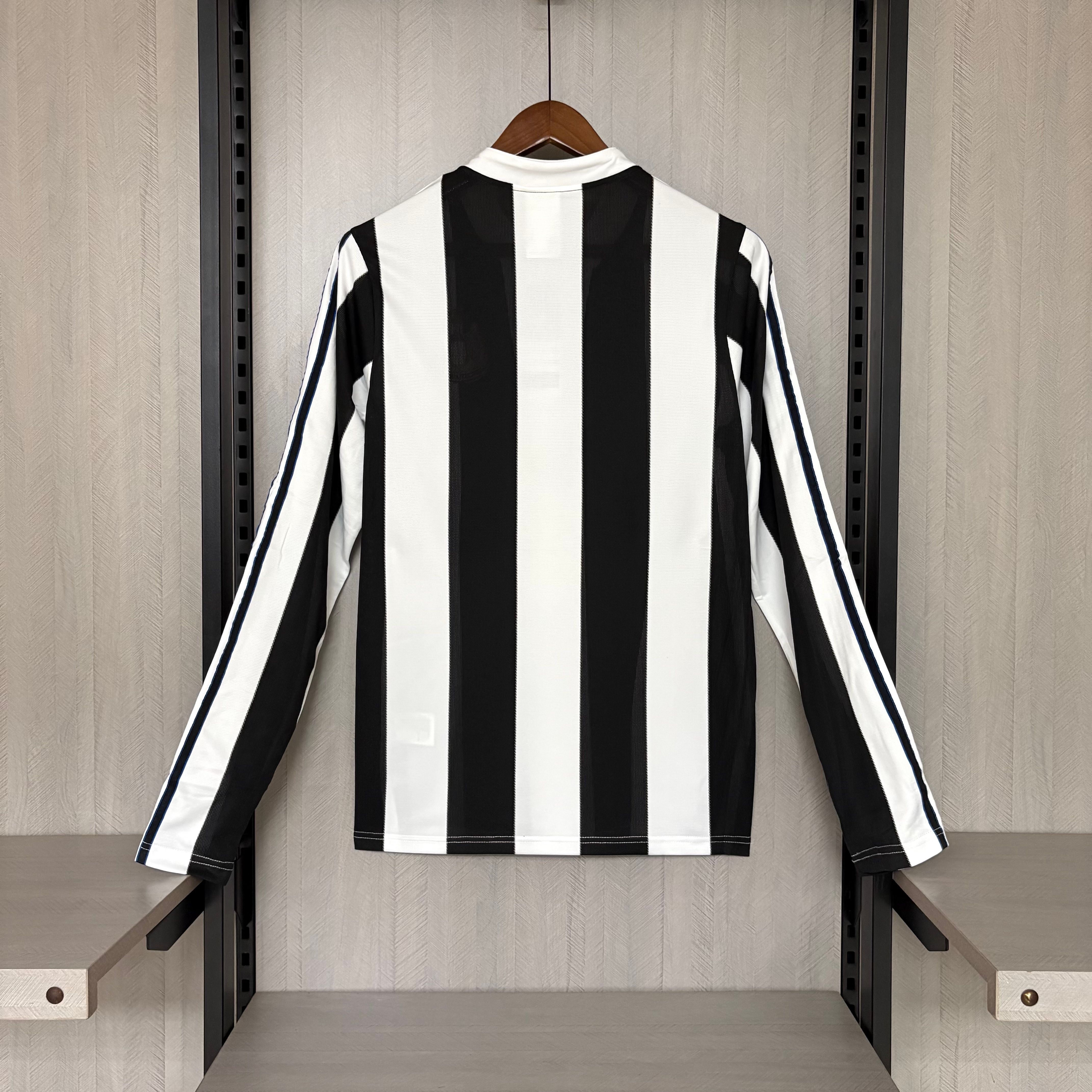 Newcastle United 1995/97 Mens Retro Long Sleeve Home Jersey