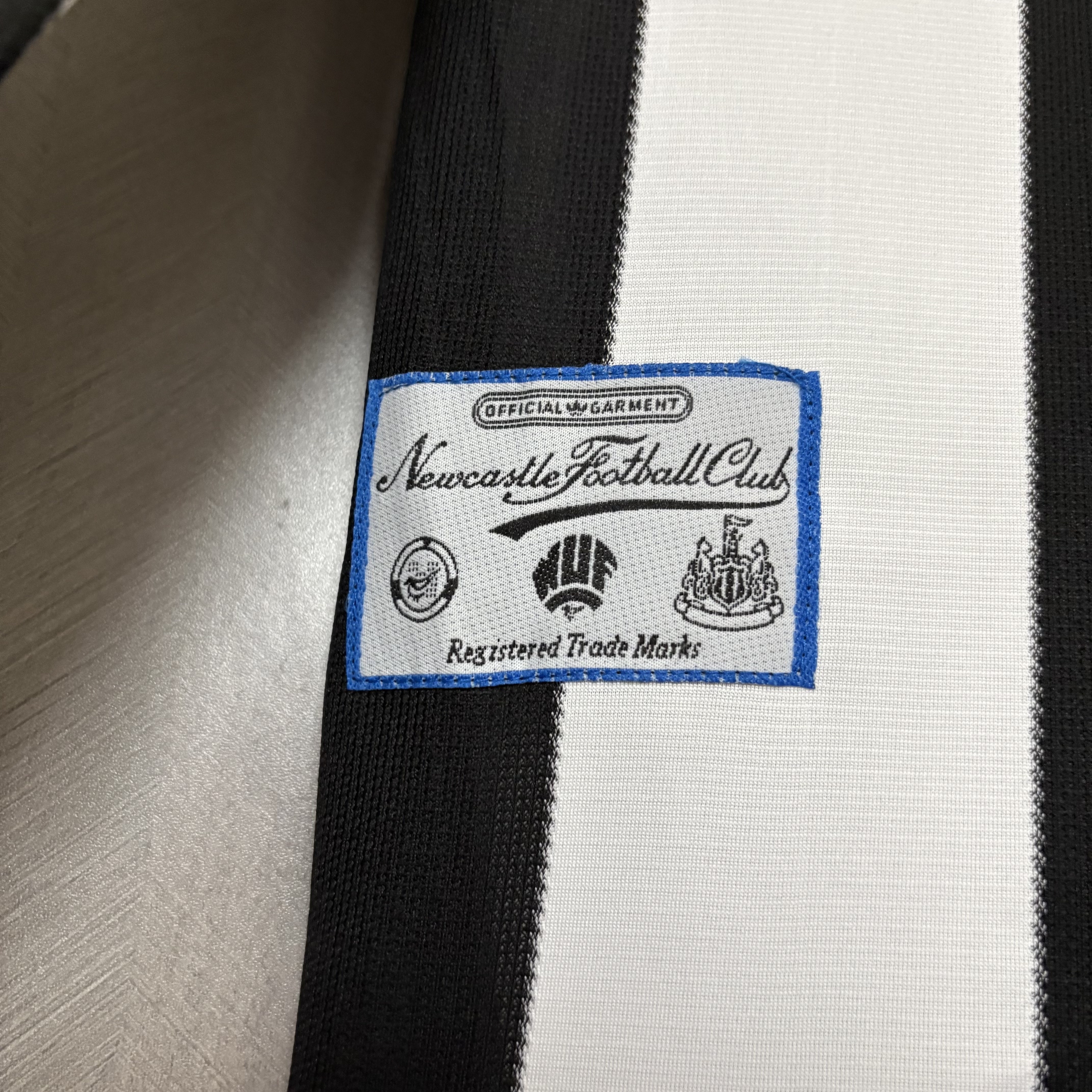 Newcastle United 1995/97 Mens Retro Long Sleeve Home Jersey