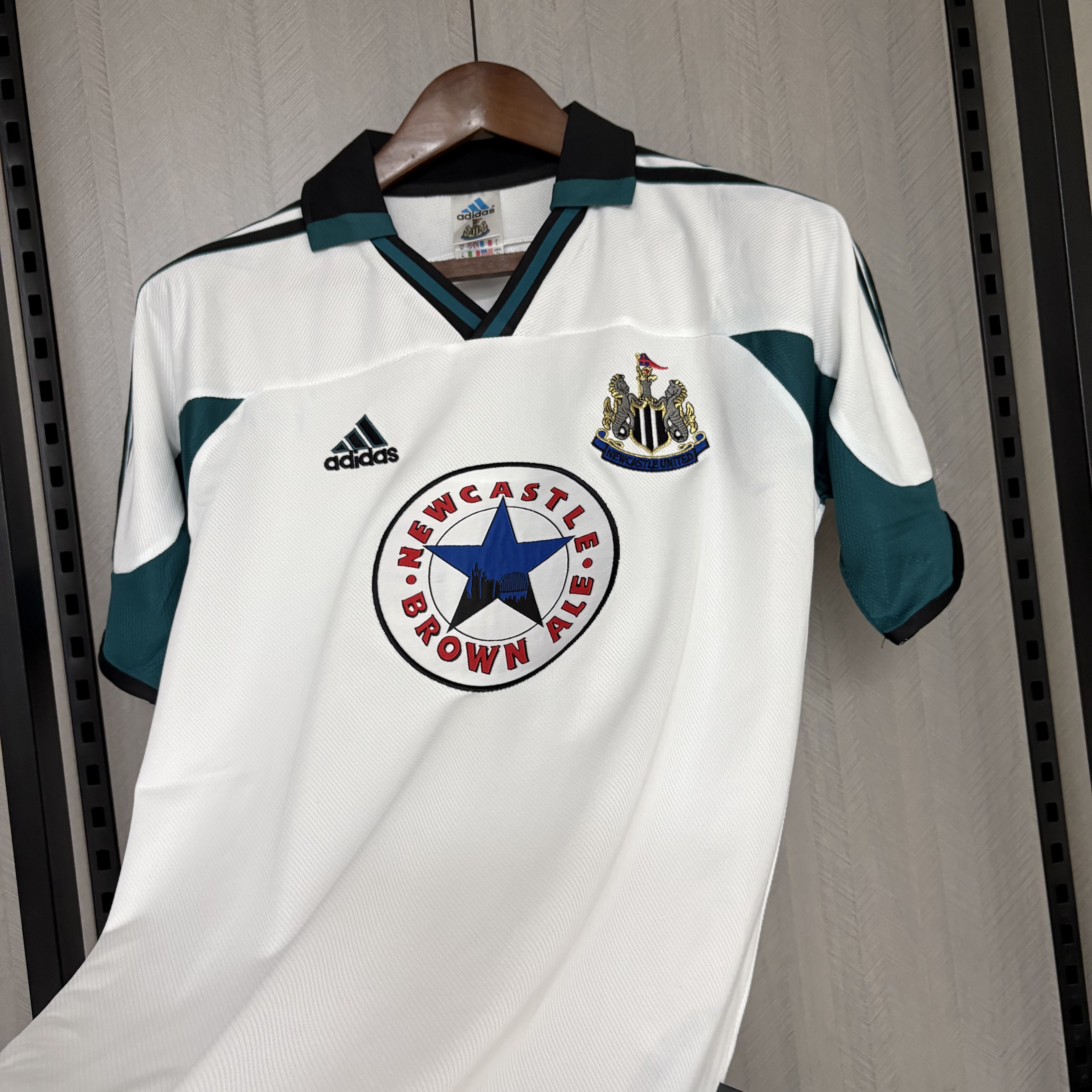 Newcastle United 1999/00 Mens Retro Away Jersey