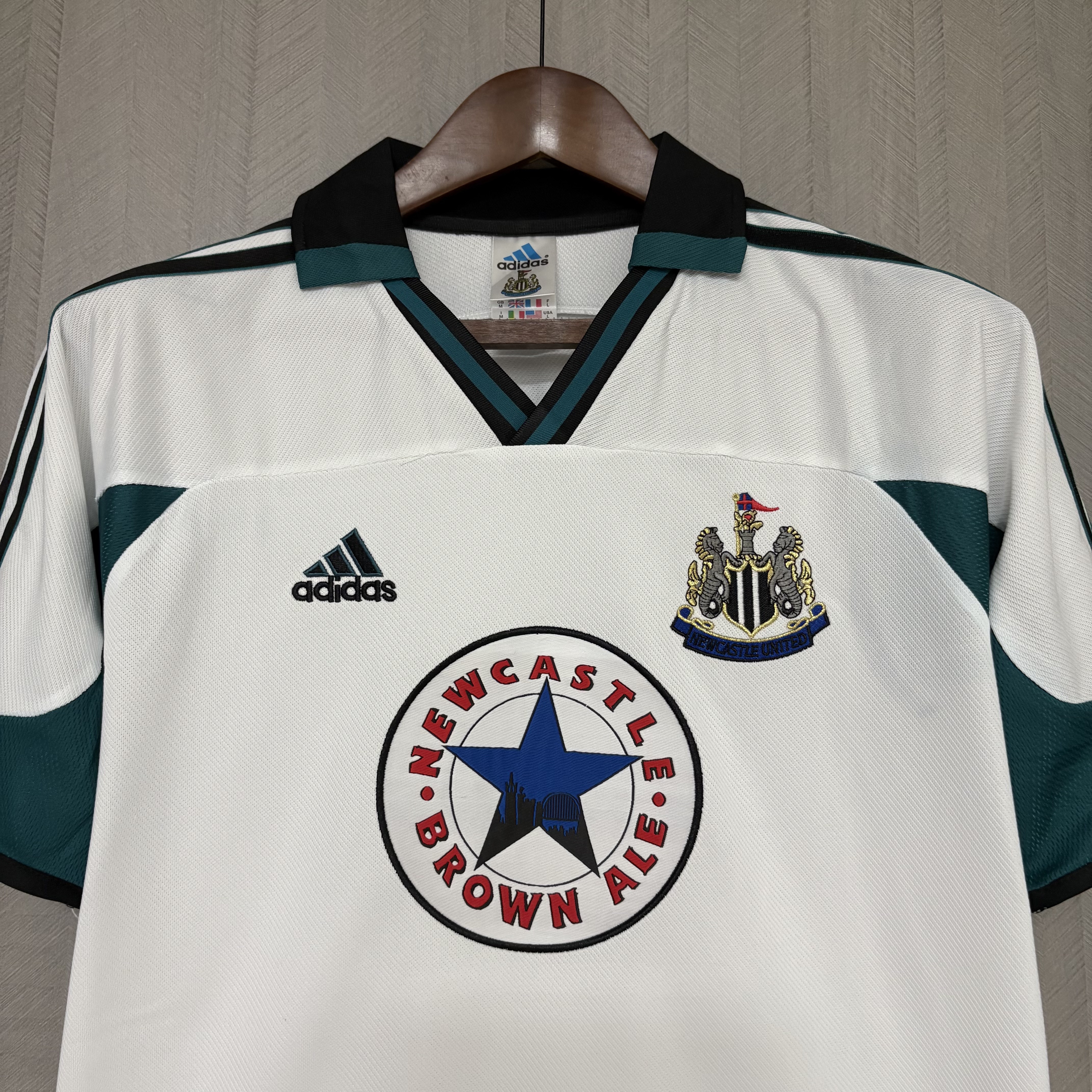 Newcastle United 1999/00 Mens Retro Away Jersey