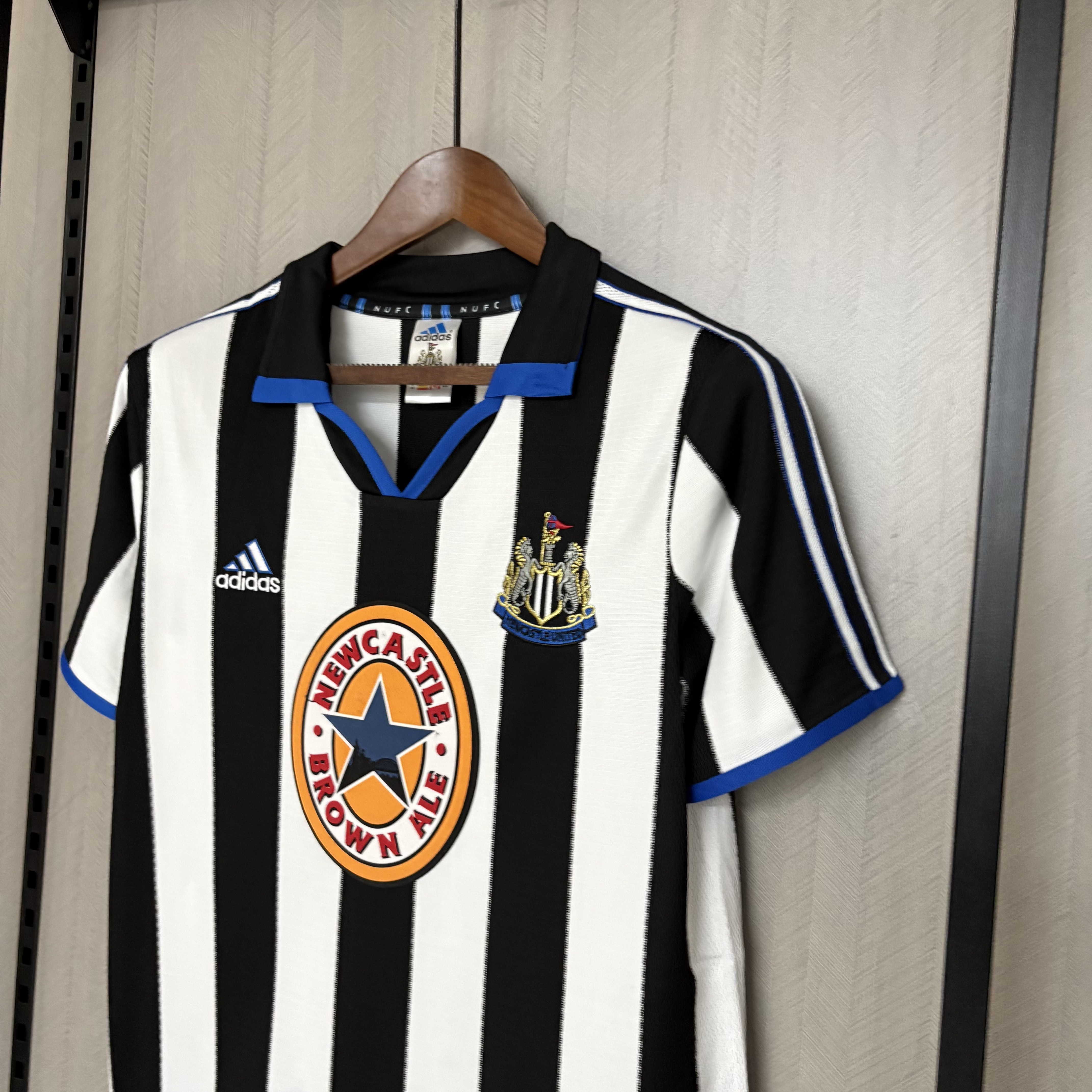 Newcastle United 1999/00 Mens Retro Home Jersey