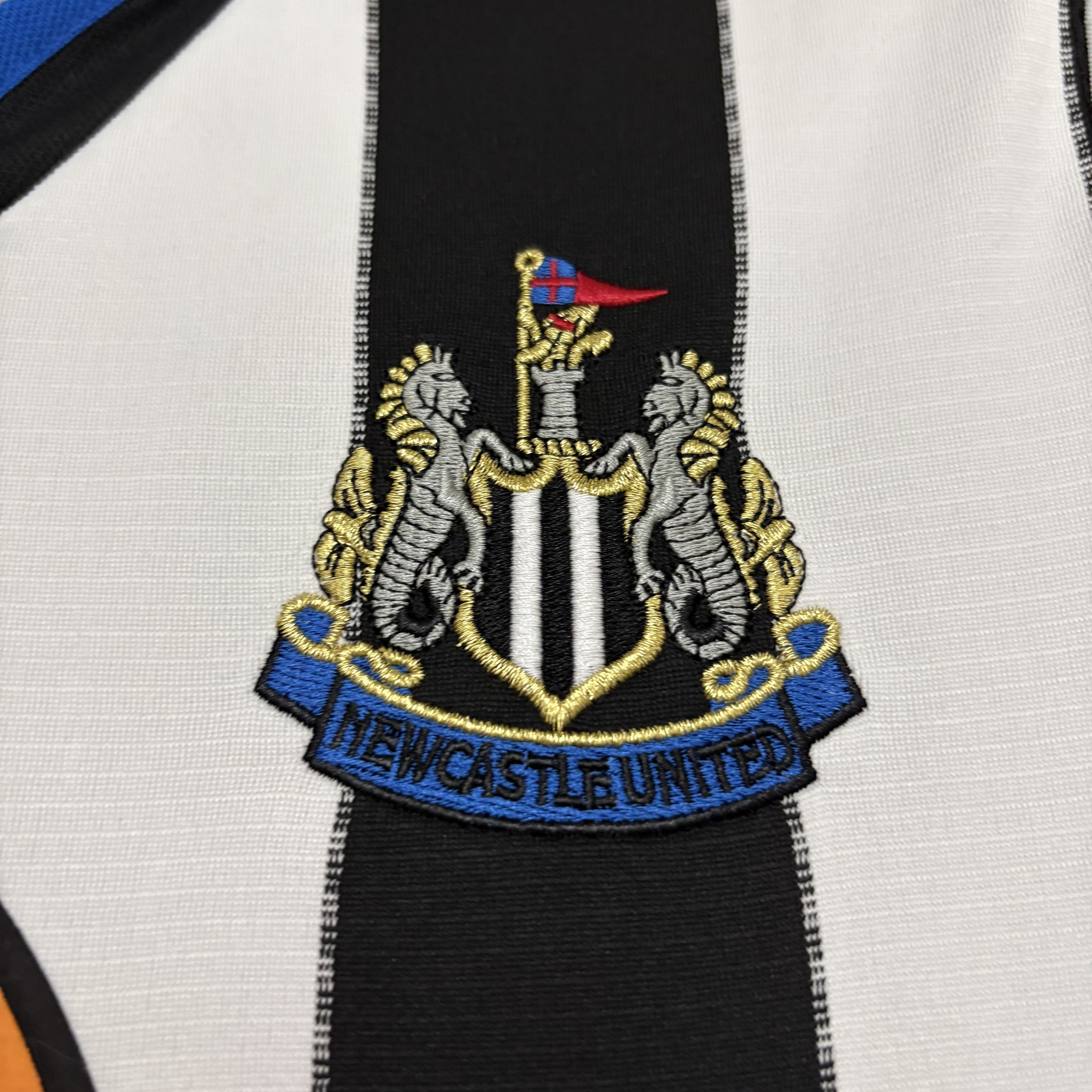 Newcastle United 1999/00 Mens Retro Home Jersey