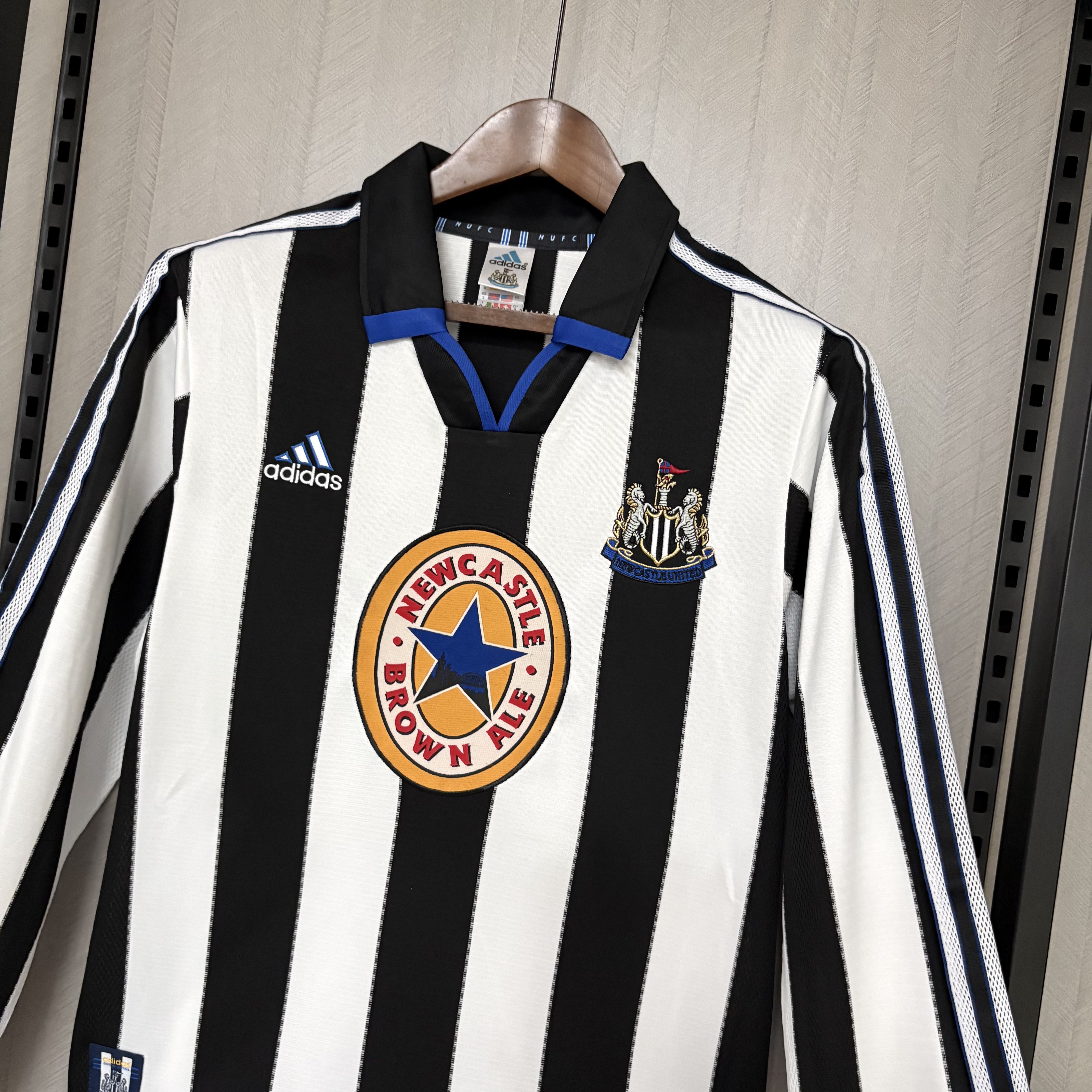 Newcastle United 1999/00 Mens Retro Long Sleeve Home Jersey