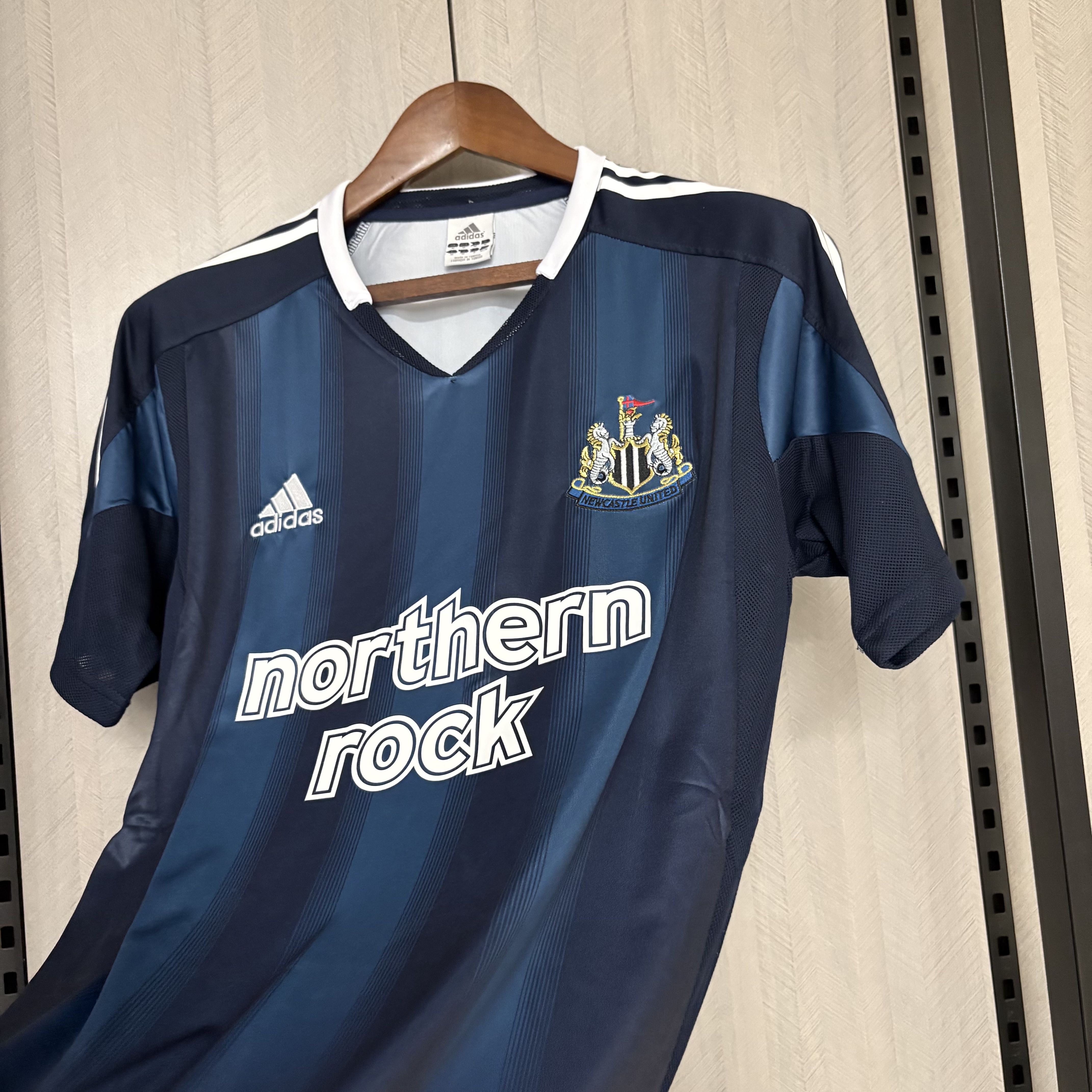 Newcastle United 2004/05 Mens Retro Away Jersey