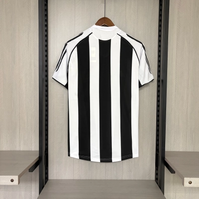 Newcastle United 2005/06 Mens Retro Home Jersey 02