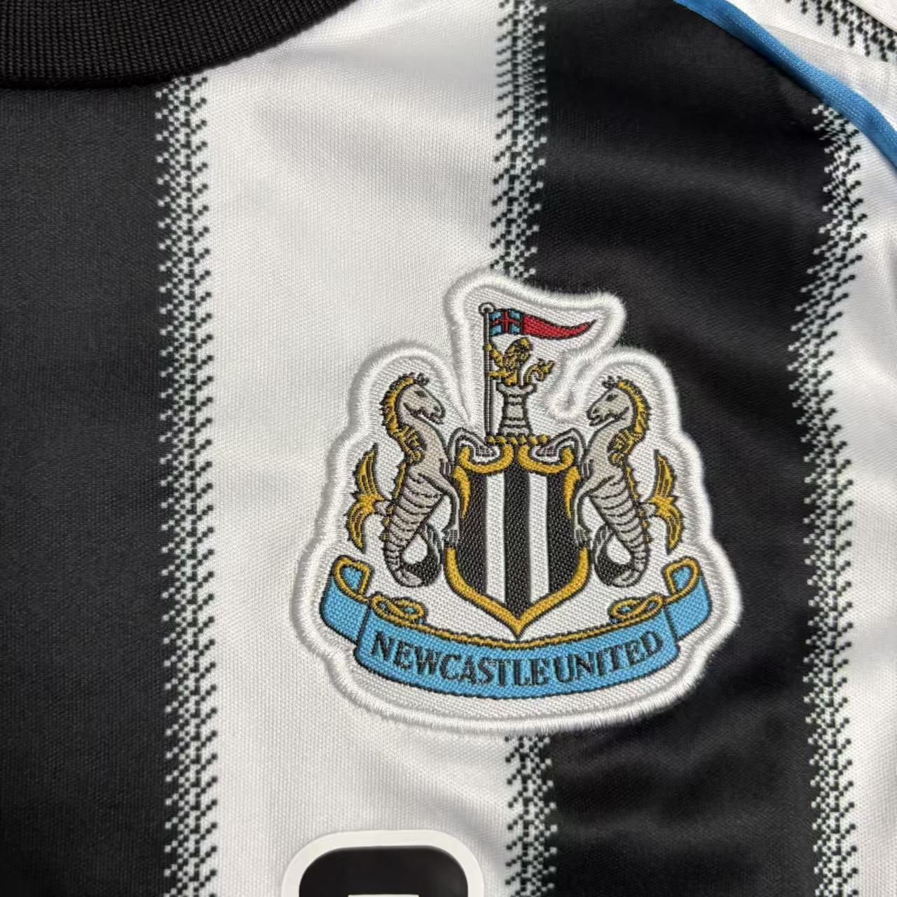Newcastle United 2025/26 Kids Home Kit