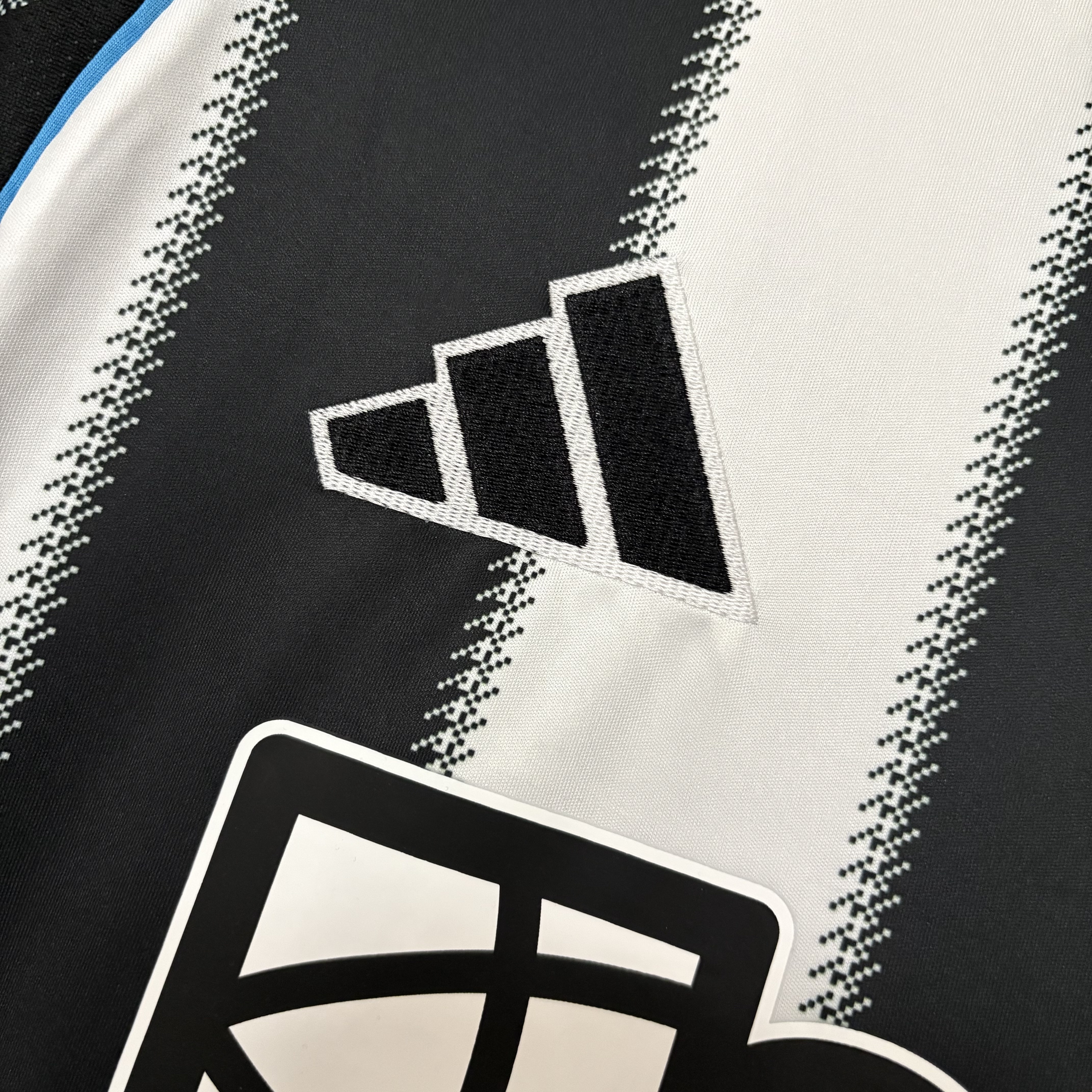 Newcastle United 2025/26 Mens Home Jersey
