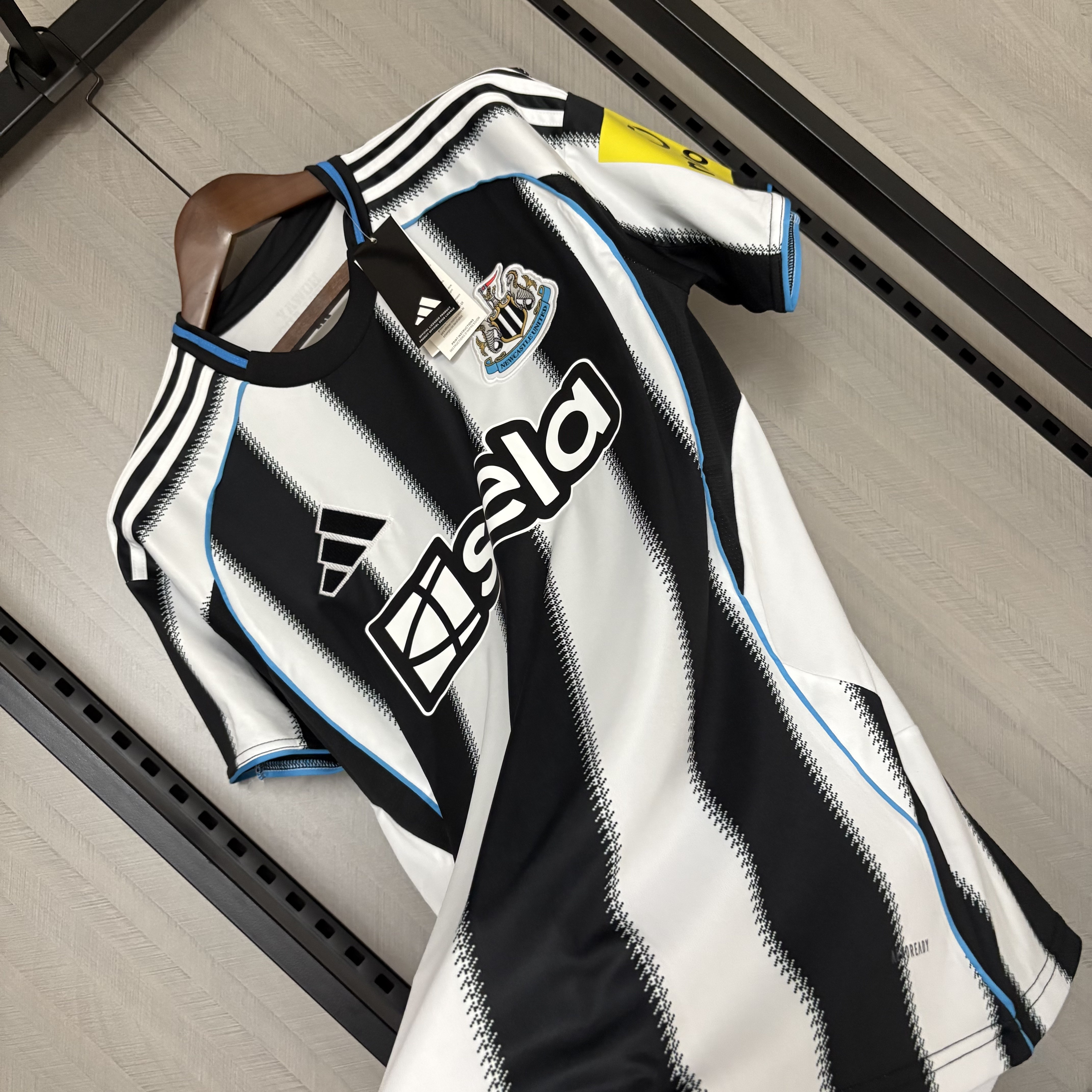 Newcastle United 2025/26 Mens Home Jersey
