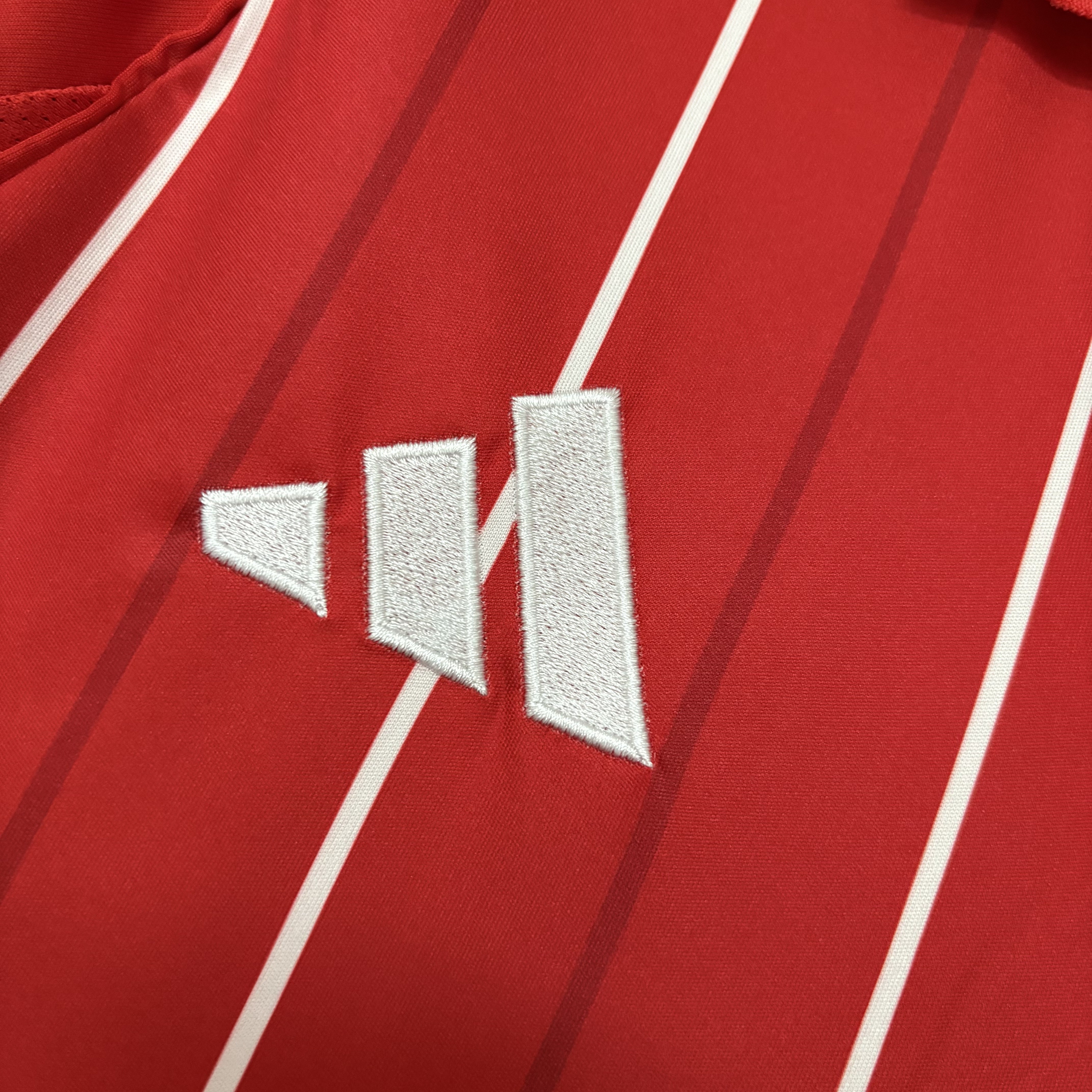 Nottingham Forest 2025/26 Mens Home Jersey