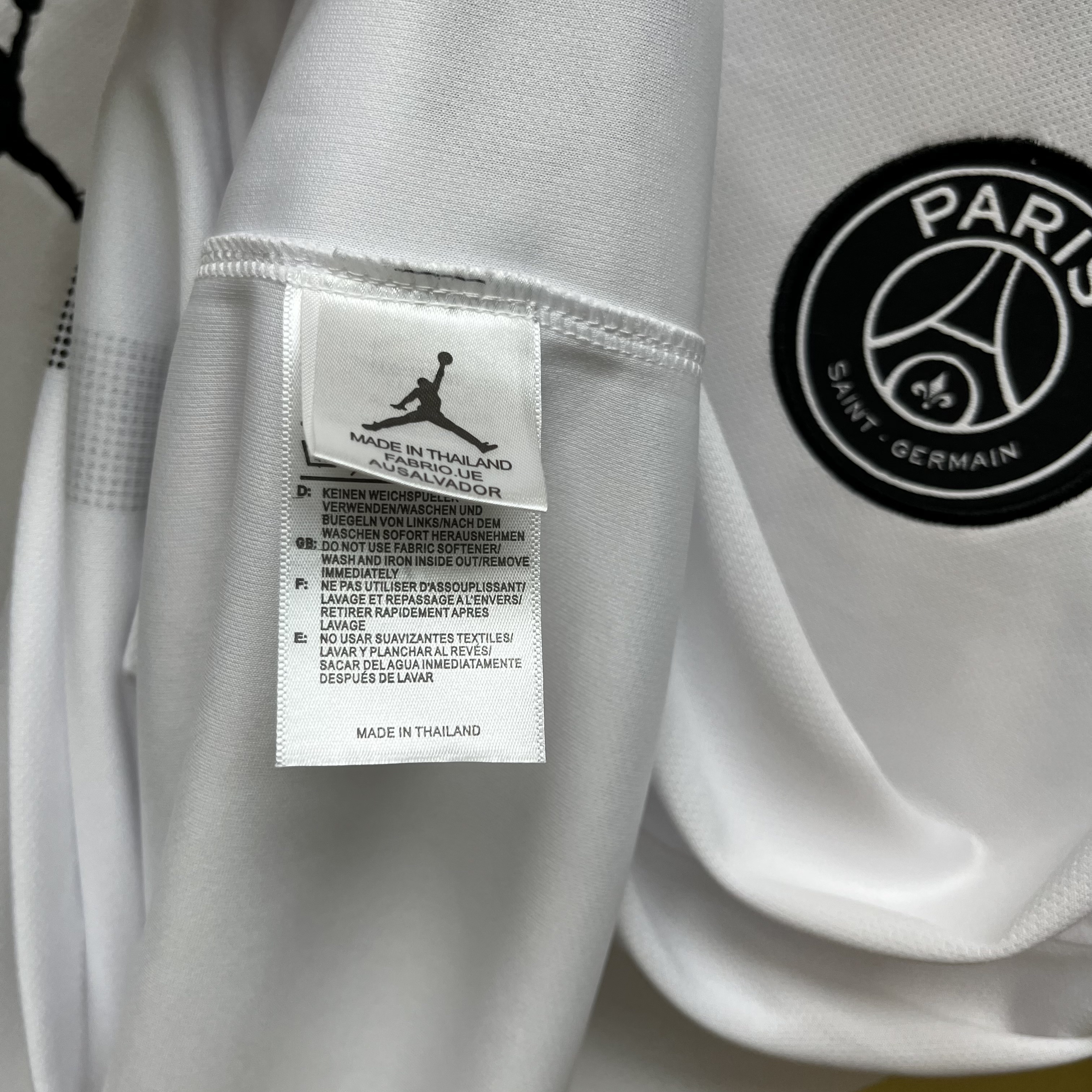 Paris Saint-Germain 2018/19 Mens Retro Long Sleeve White Jersey