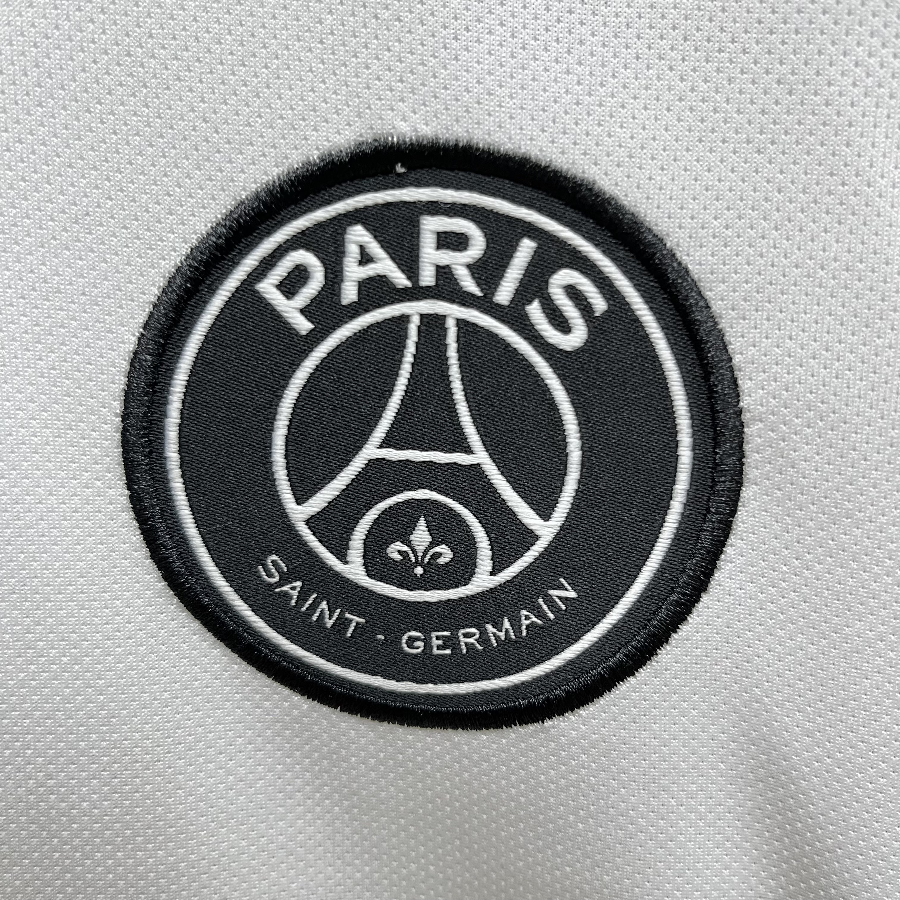 Paris Saint-Germain 2018/19 Mens Retro Long Sleeve White Jersey