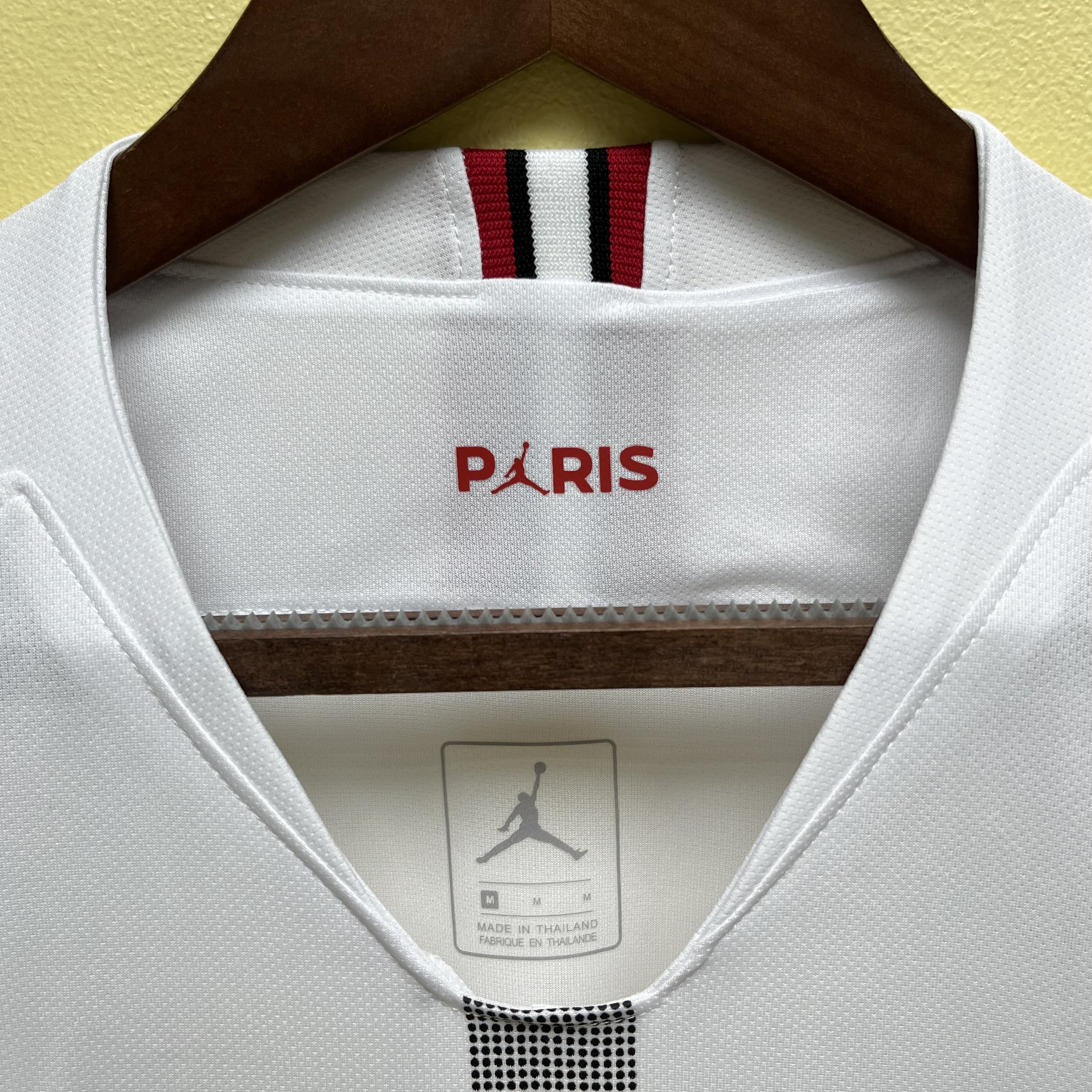 Paris Saint-Germain 2018/19 Mens Retro Long Sleeve White Jersey