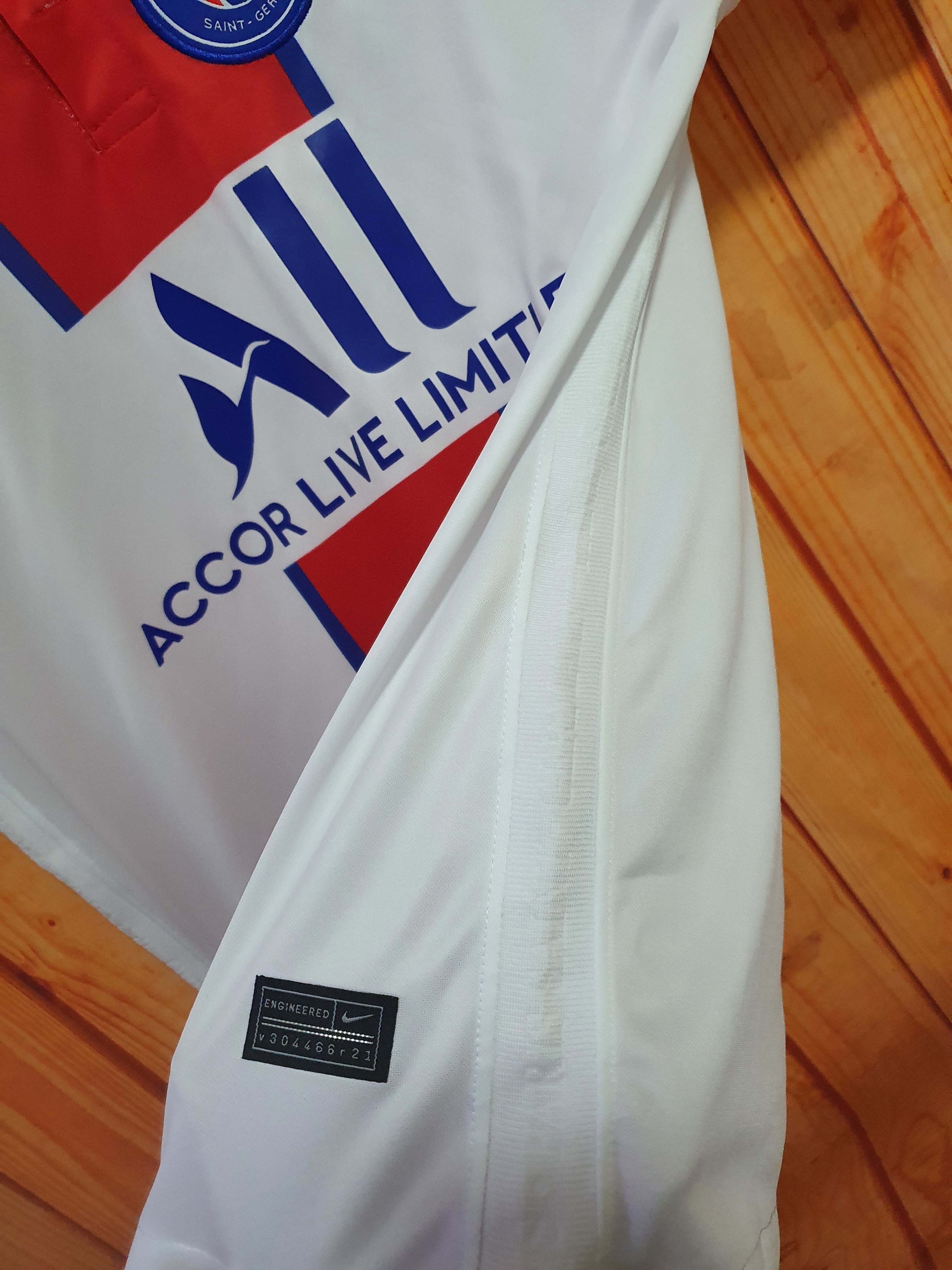 Paris Saint-Germain 2020/21 Mens Away Jersey
