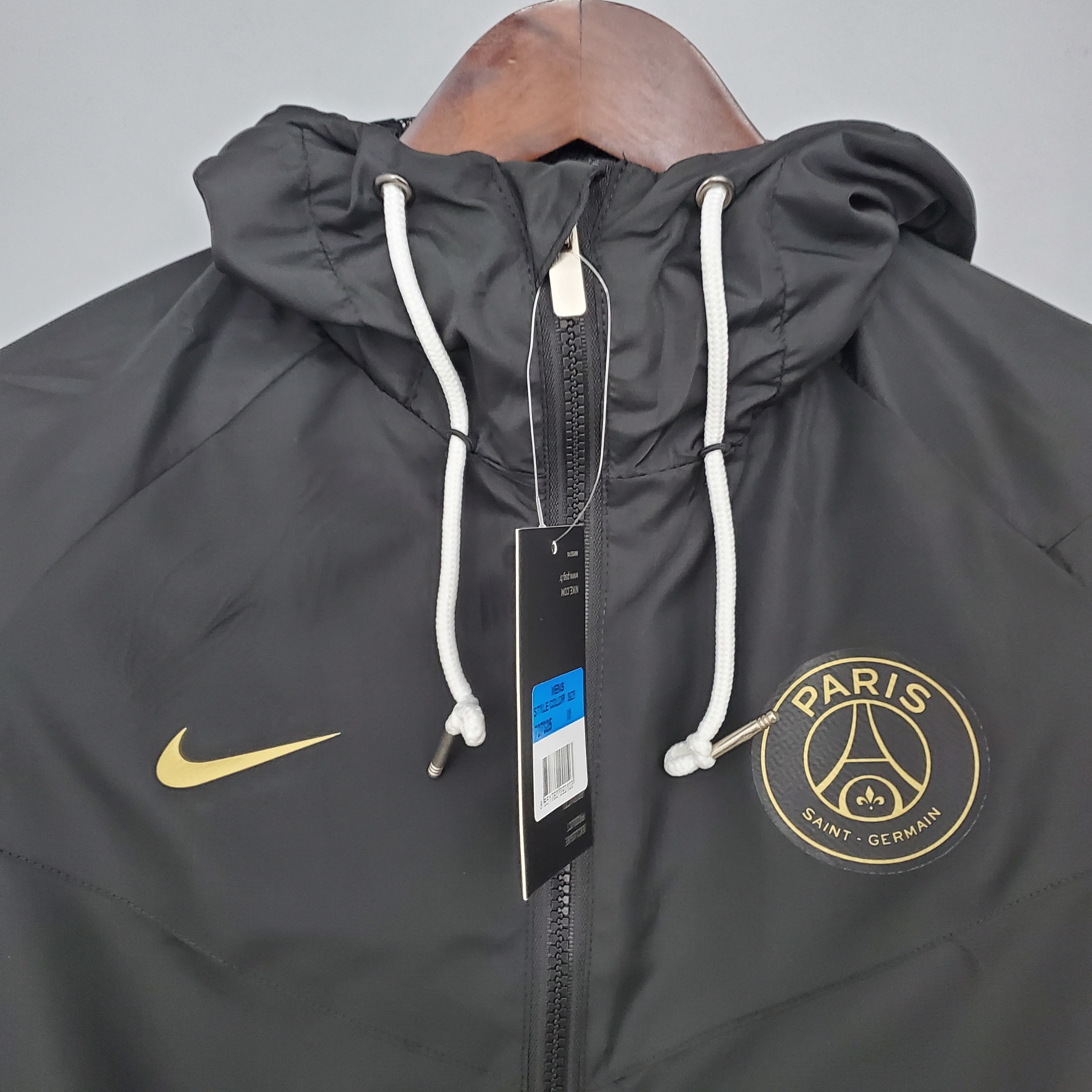 Paris Saint-Germain 2021/22 Mens Black Windbreaker Jacket