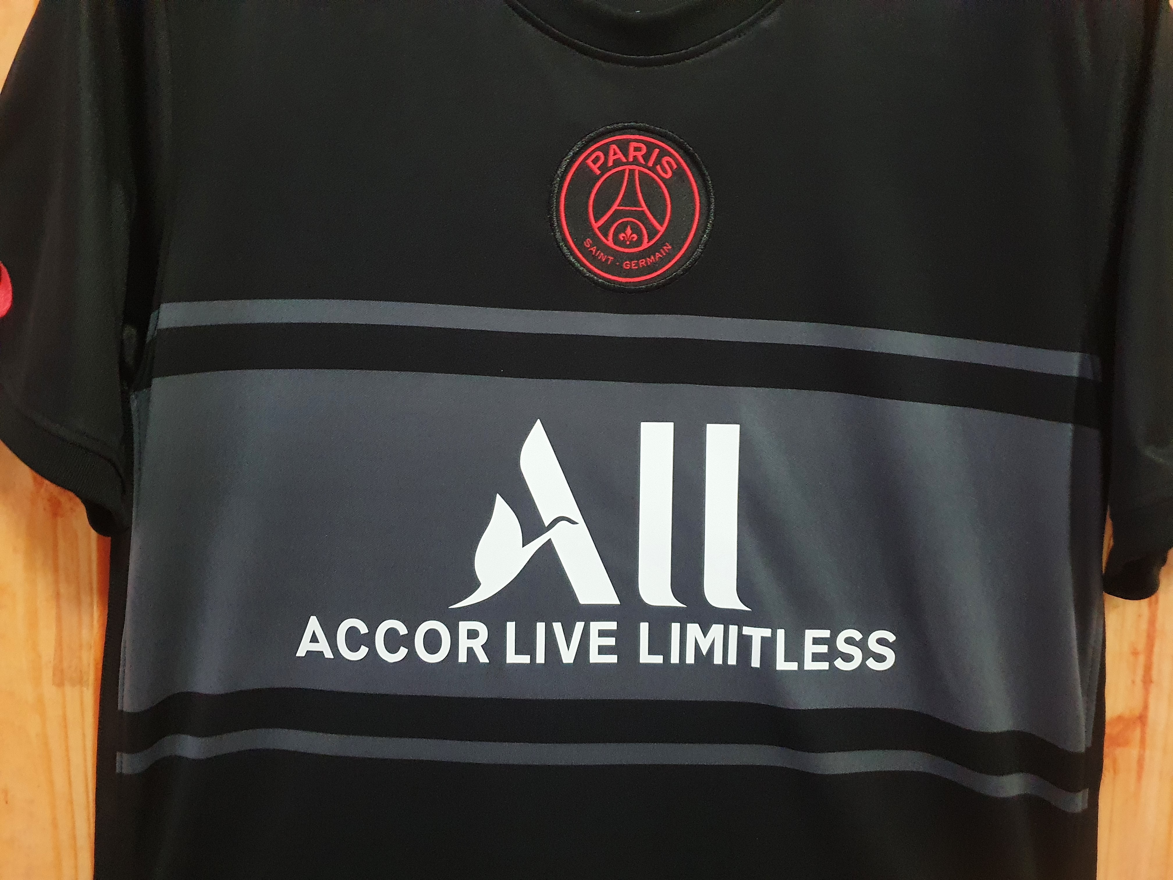 Paris Saint-Germain 2021/22 Mens Third Jersey