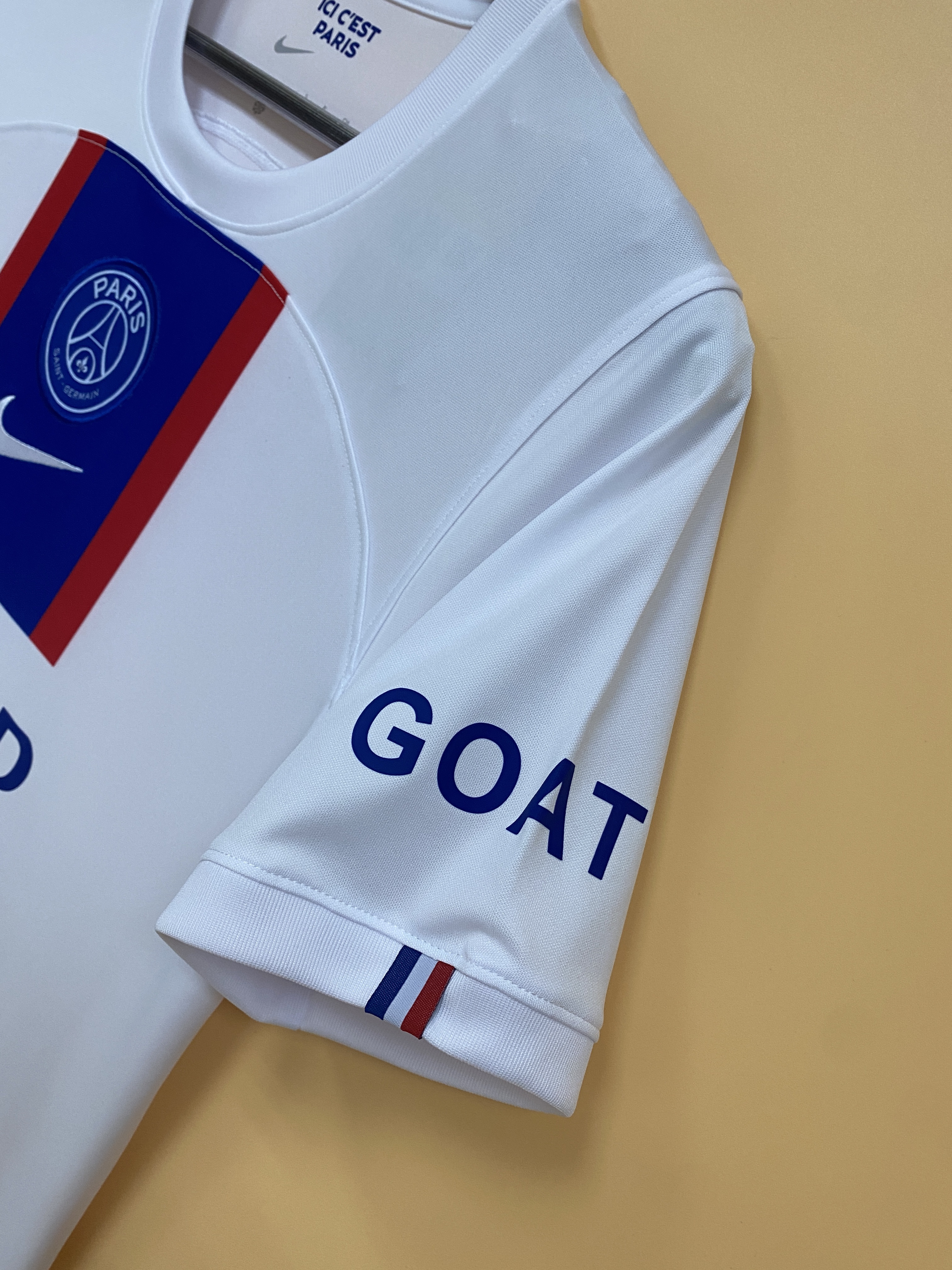 Paris Saint-Germain 2022/23 Mens Third Jersey