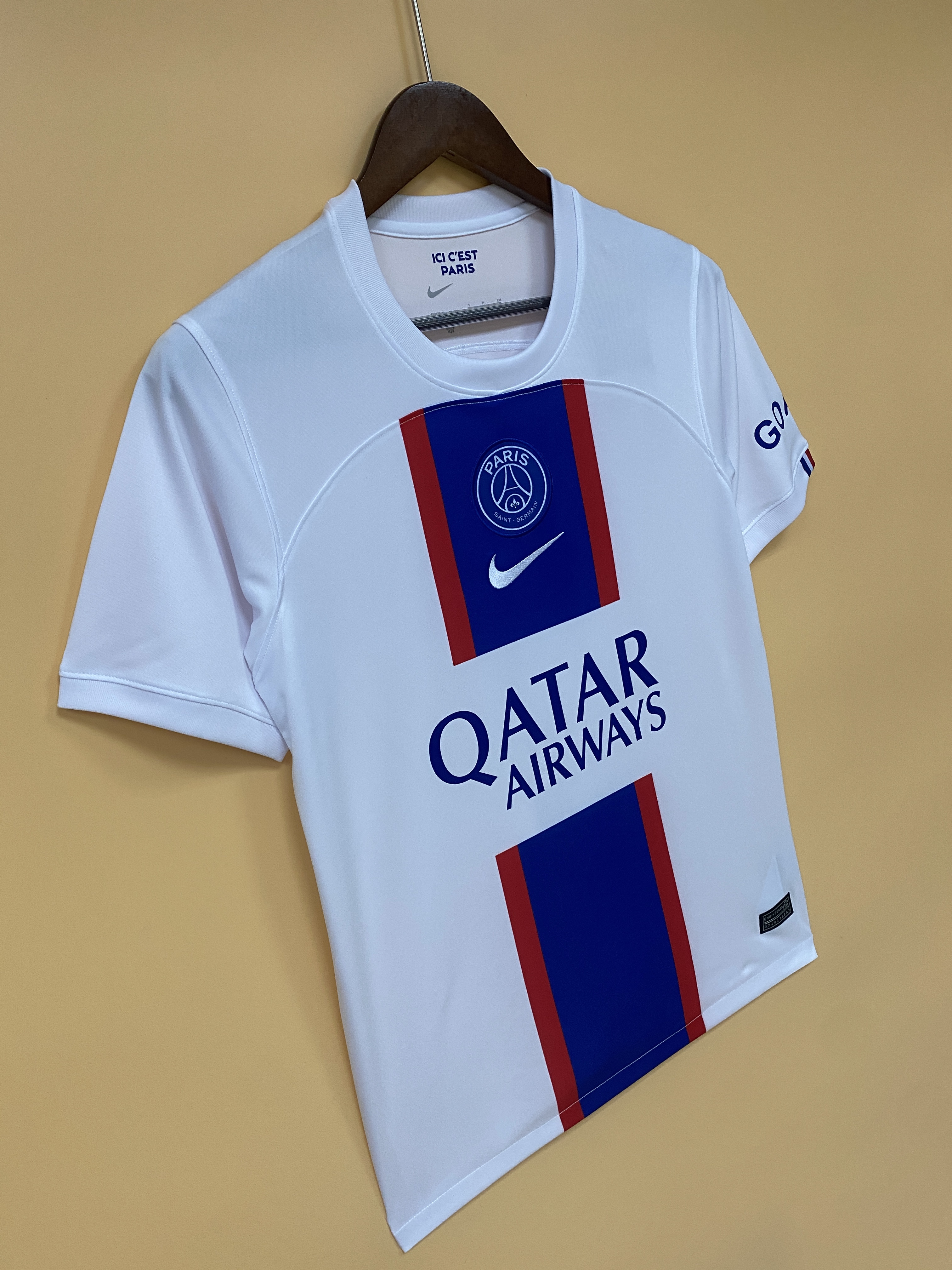 Paris Saint-Germain 2022/23 Mens Third Jersey