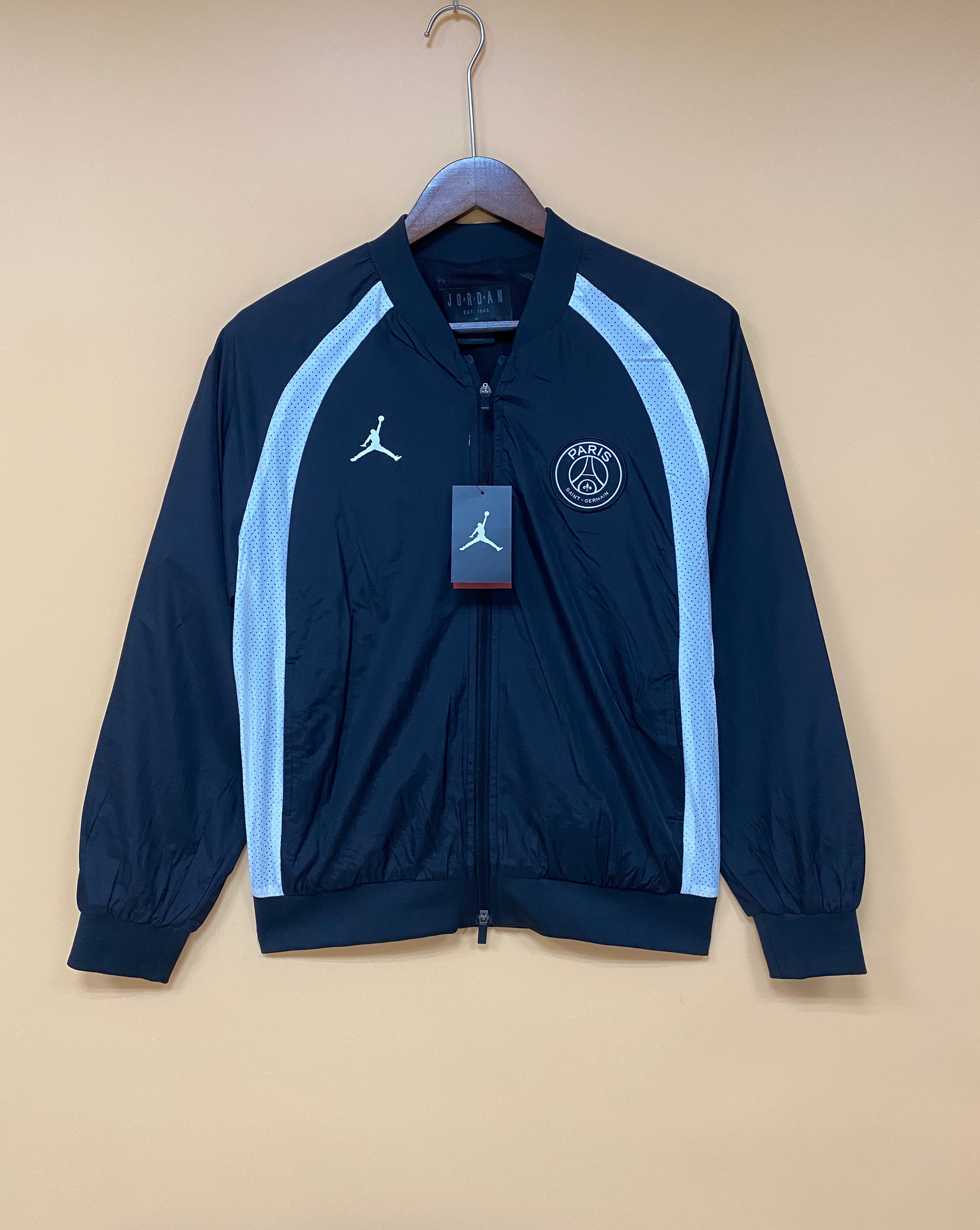 Paris Saint-Germain 2022 Mens Black/White Jordan Windbreaker Jacket
