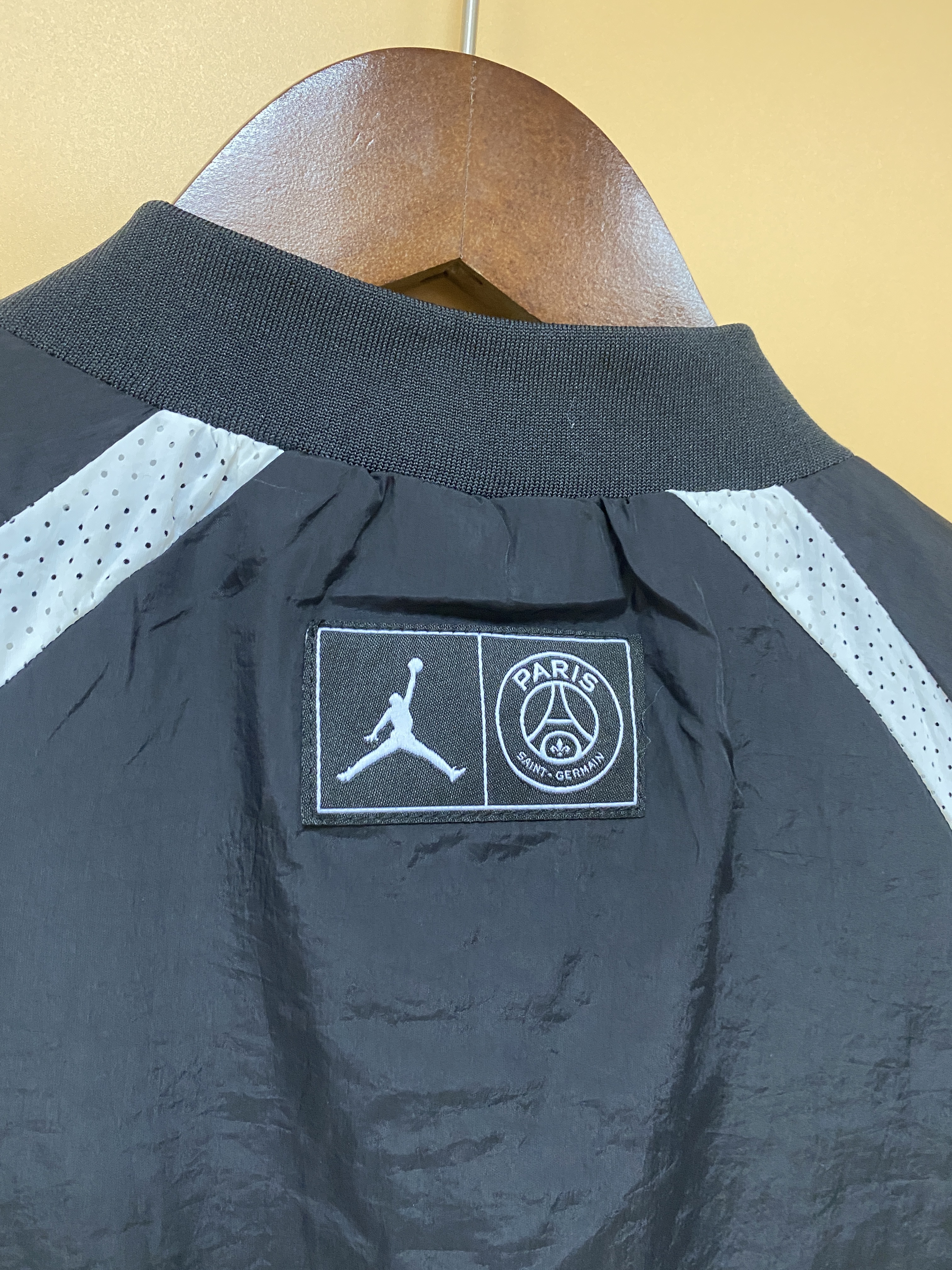 Paris Saint-Germain 2022 Mens Black/White Jordan Windbreaker Jacket