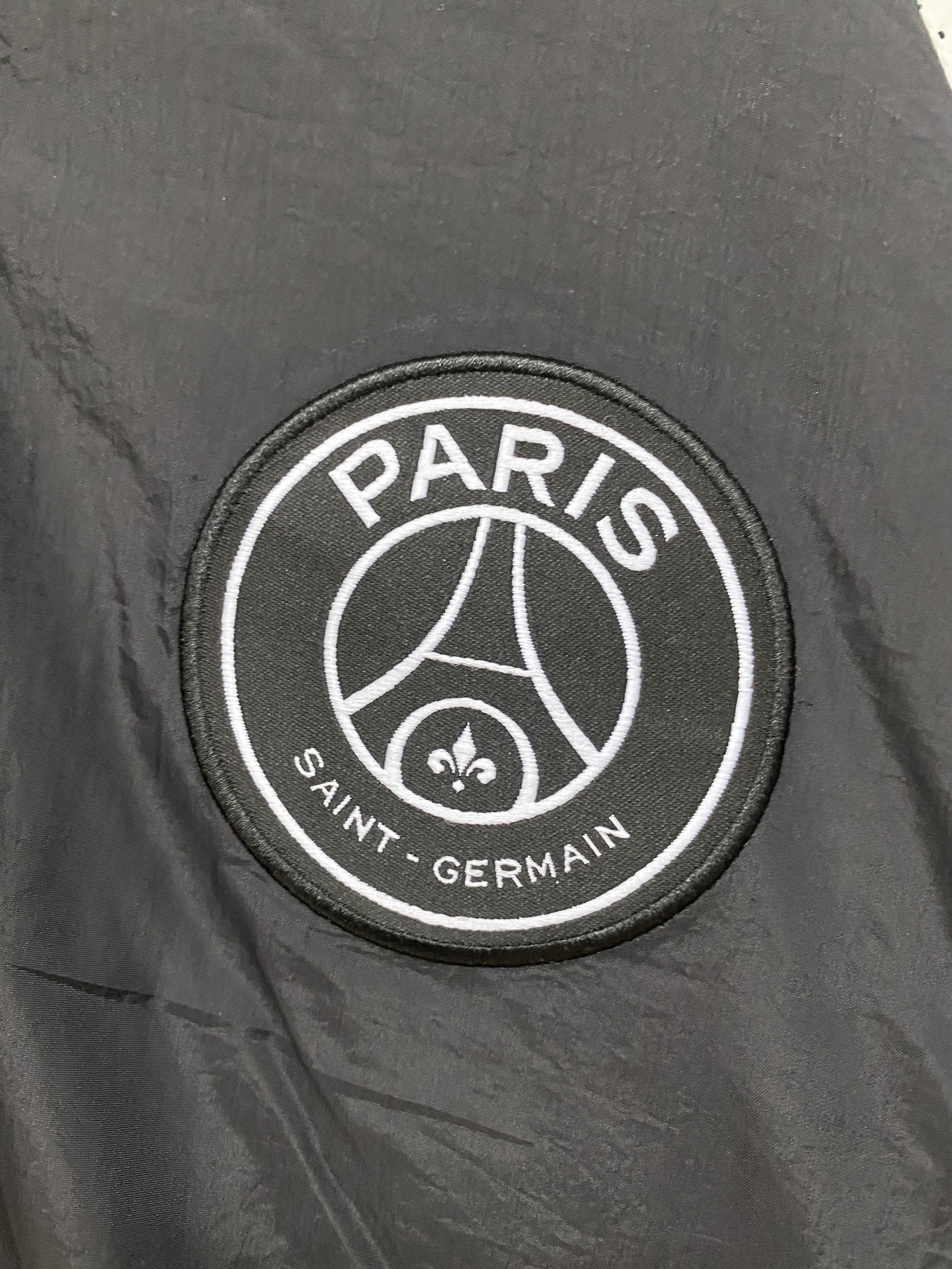 Paris Saint-Germain 2022 Mens Black/White Jordan Windbreaker Jacket