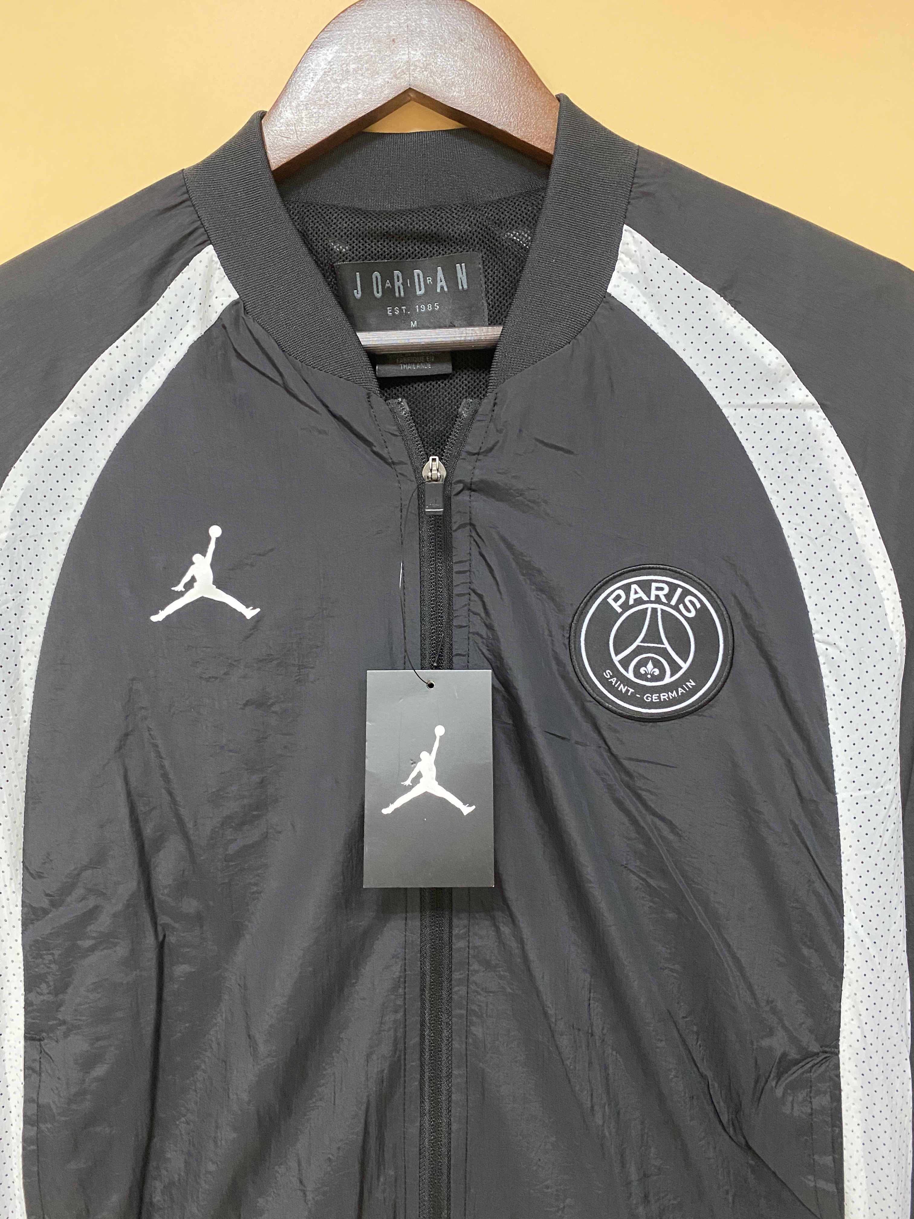 Paris Saint-Germain 2022 Mens Black/White Jordan Windbreaker Jacket
