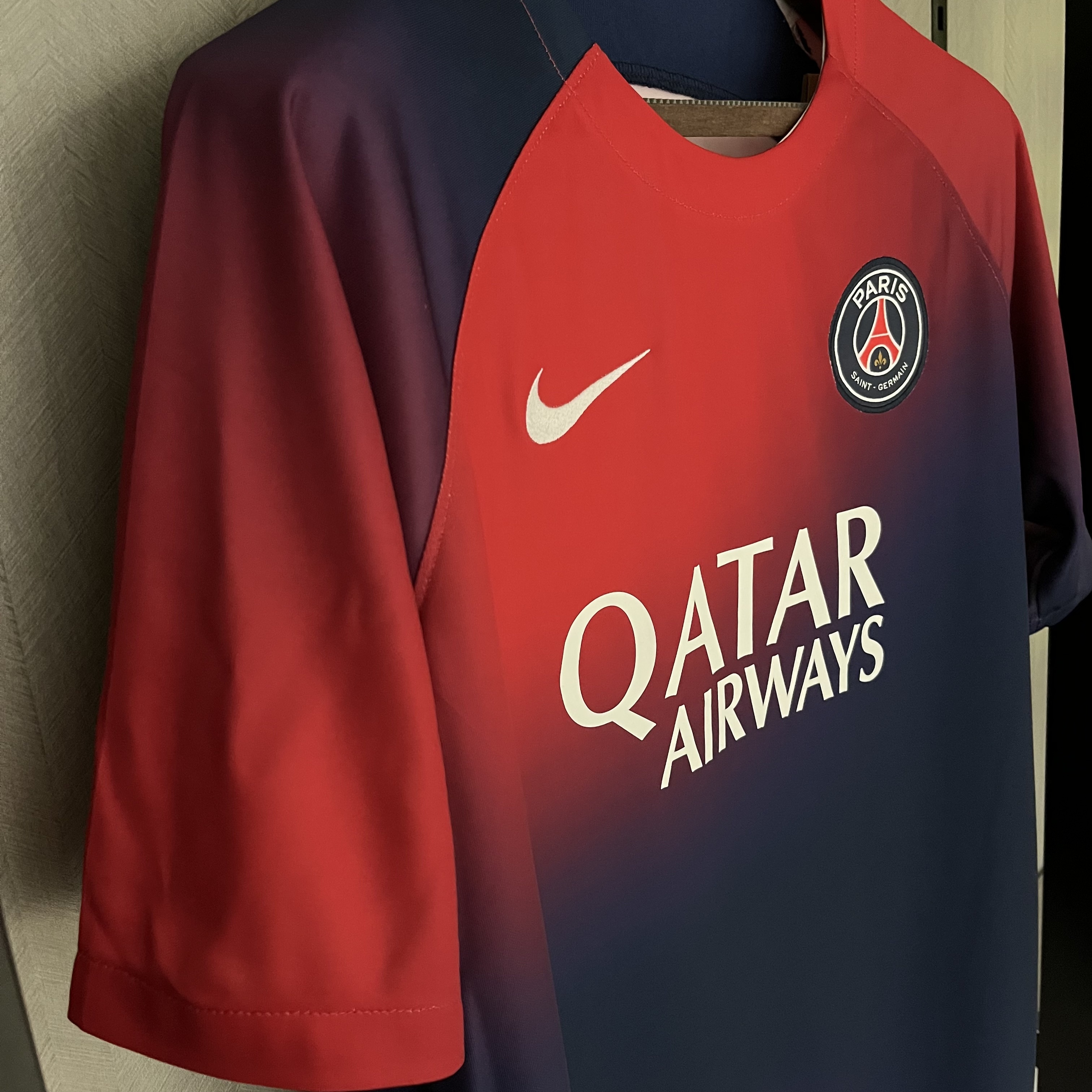 Paris Saint-Germain 2023/24 Mens Red/Blue Training Kit