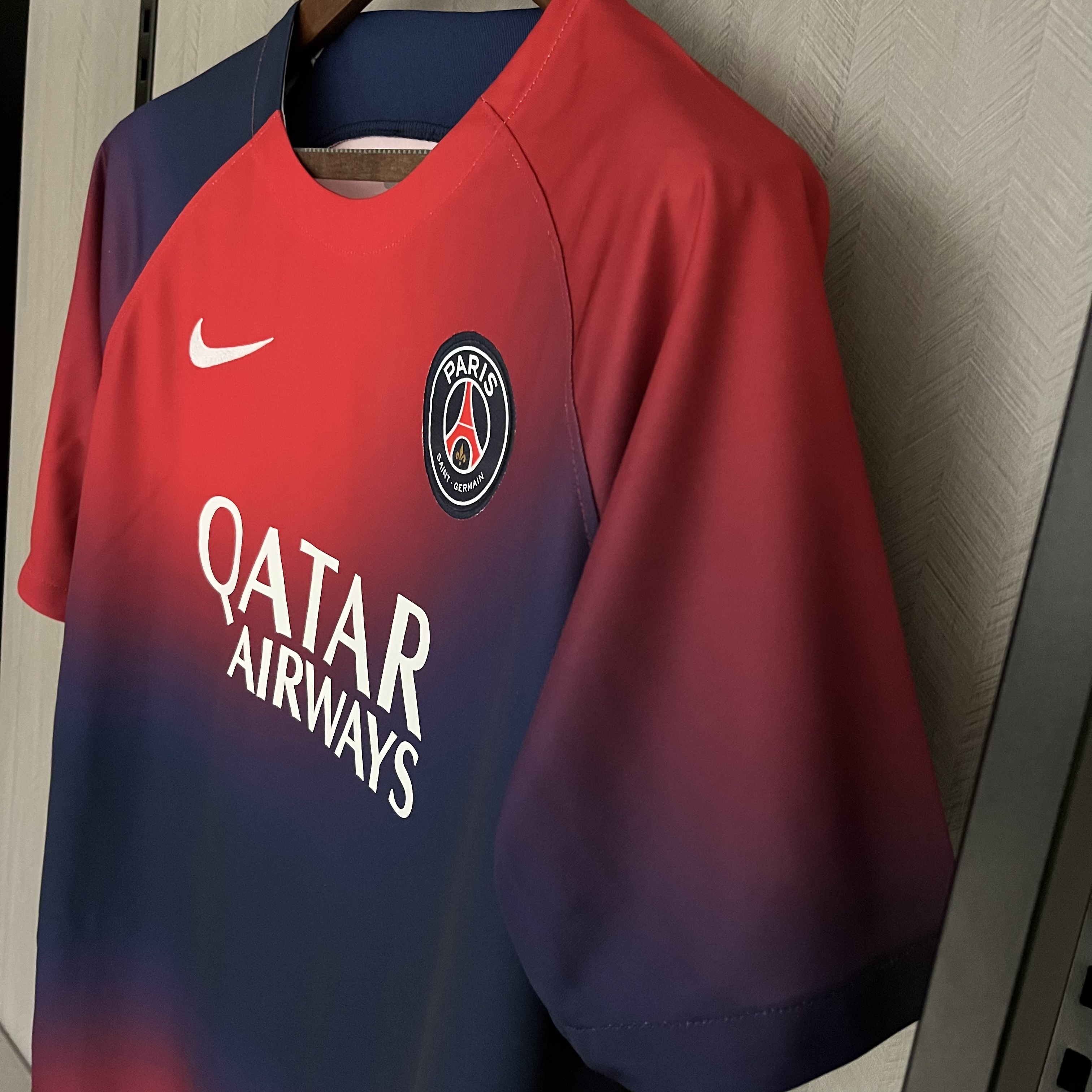 Paris Saint-Germain 2023/24 Mens Red/Blue Training Kit