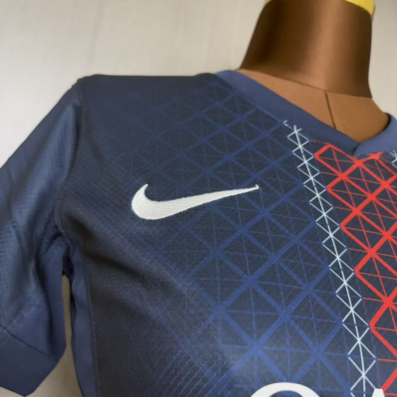 Paris Saint-Germain 2025/26 Womens Home Jersey