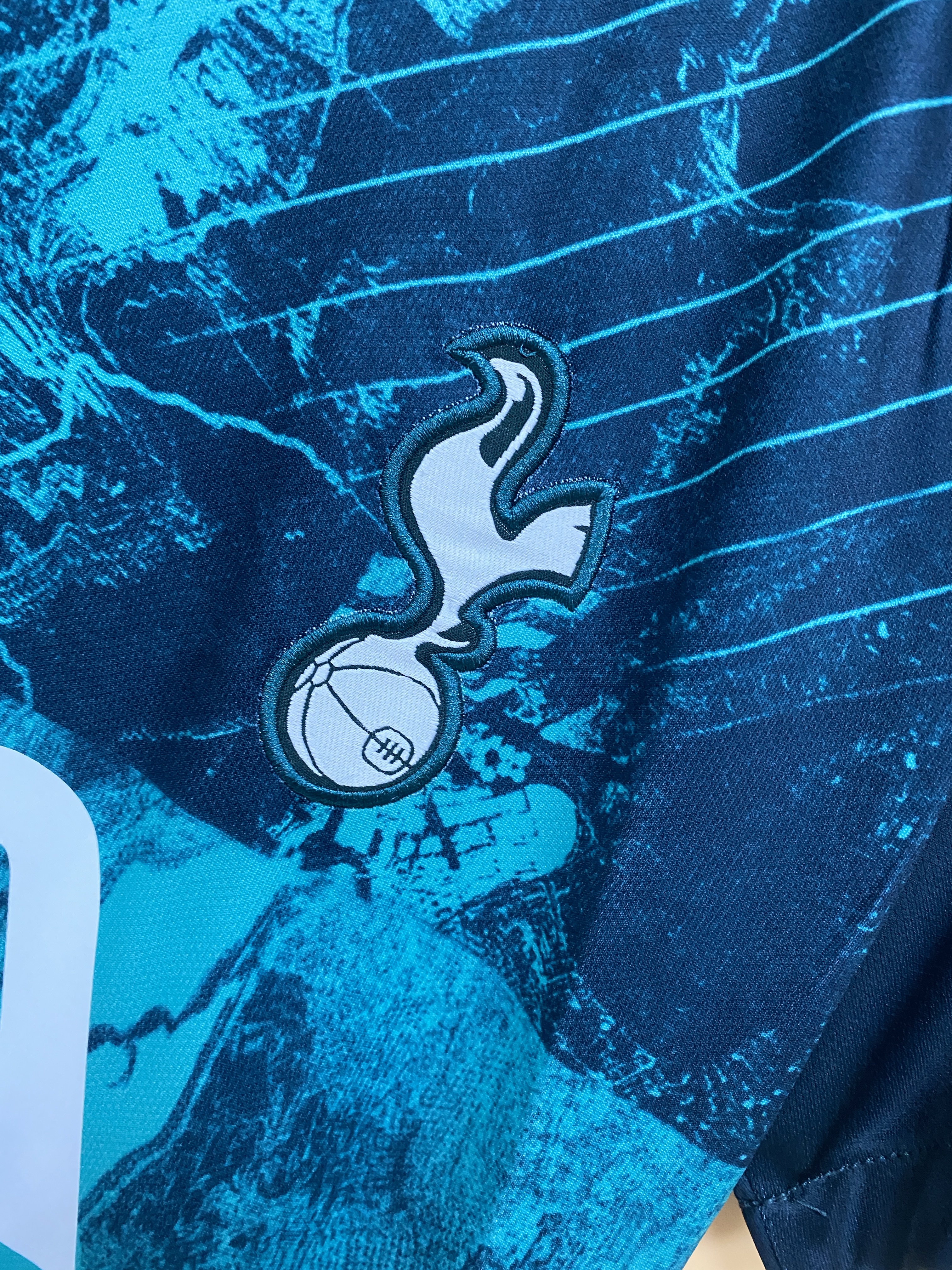 Tottenham Hotspur 2018/19 Mens Retro Third Jersey
