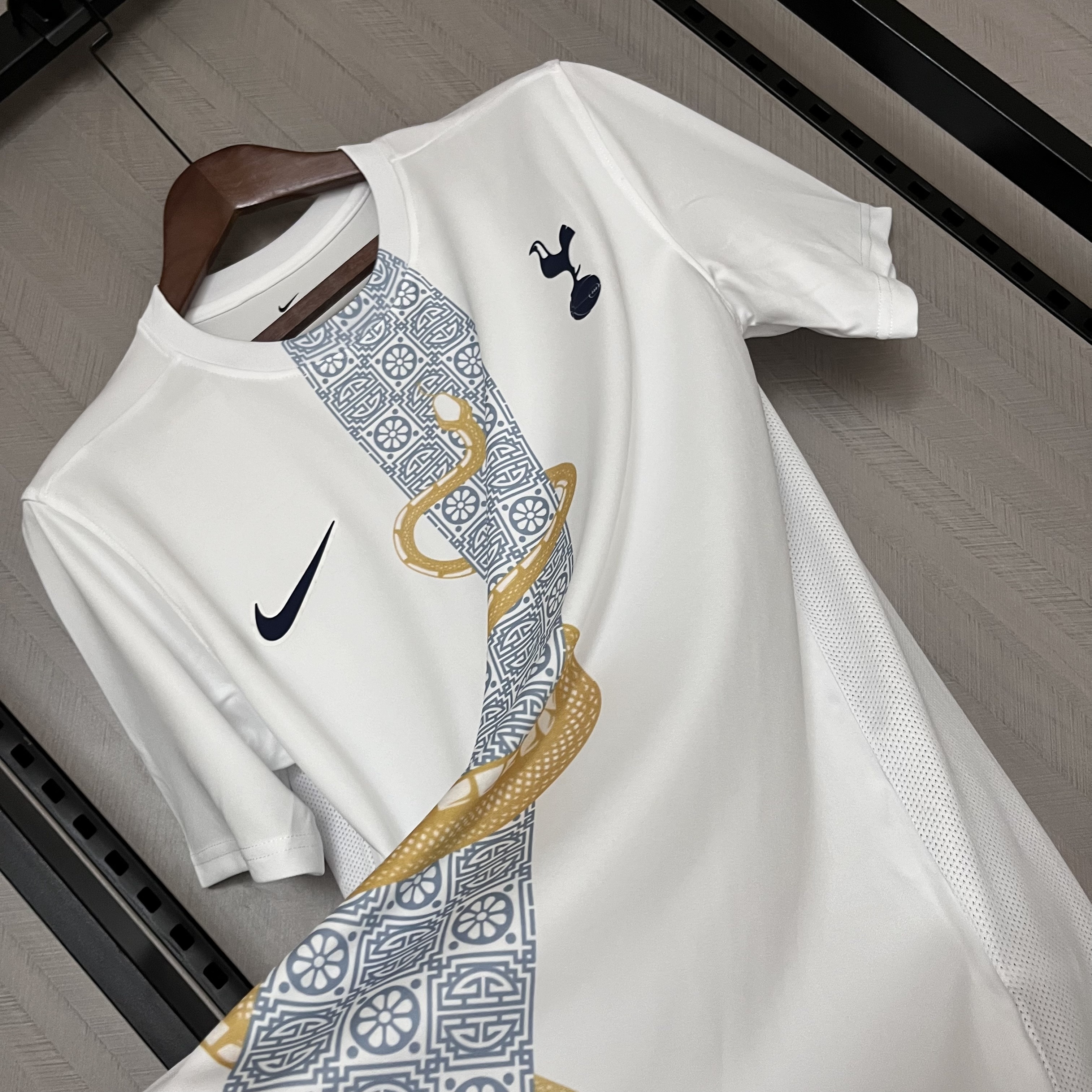 Tottenham Hotspur 2025/26 Mens White Jersey