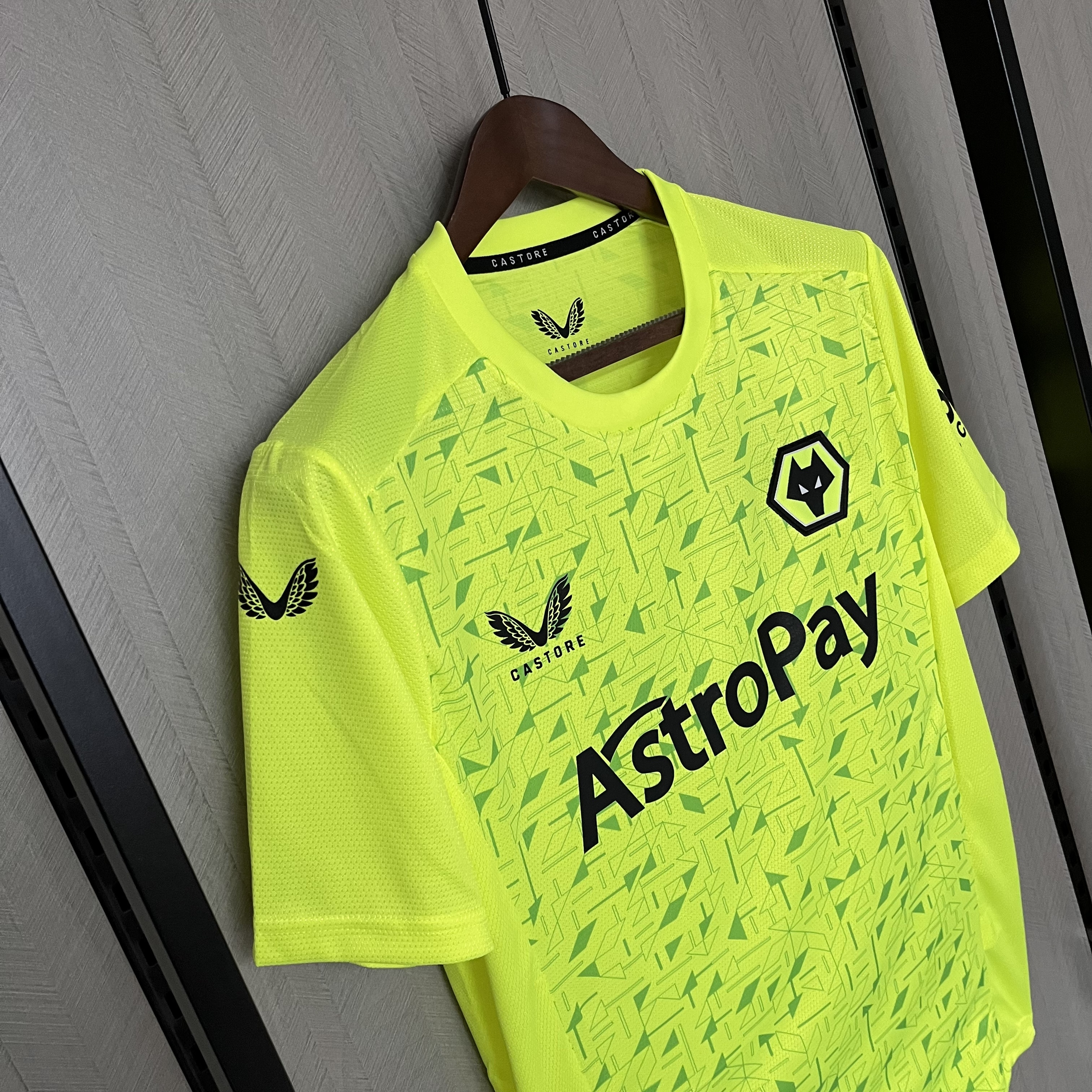 Wolverhampton Wanderers 2023/24 Mens England Goalkeeper Jersey