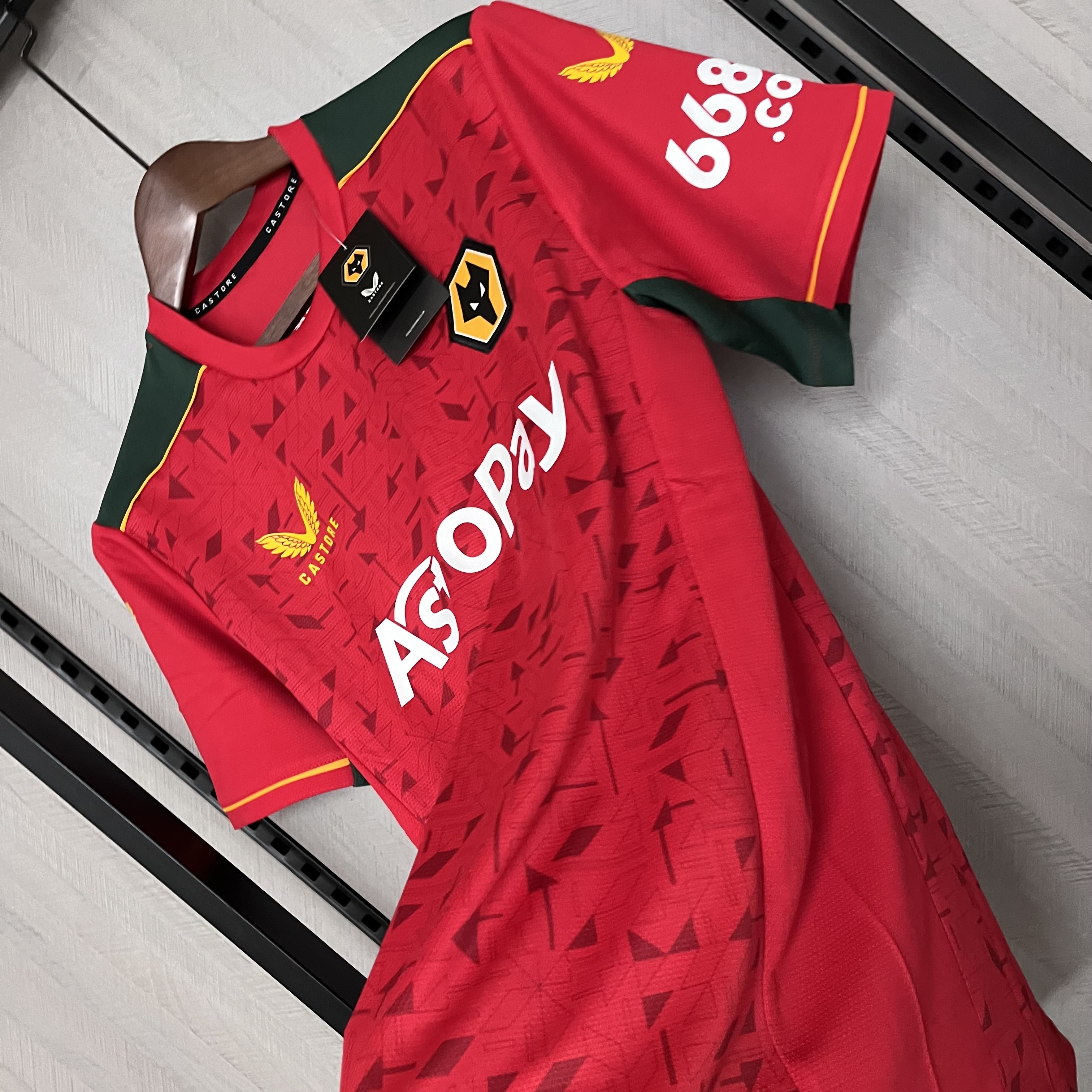 Wolverhampton Wanderers 2023/24 Mens Red Goalkeeper Jersey