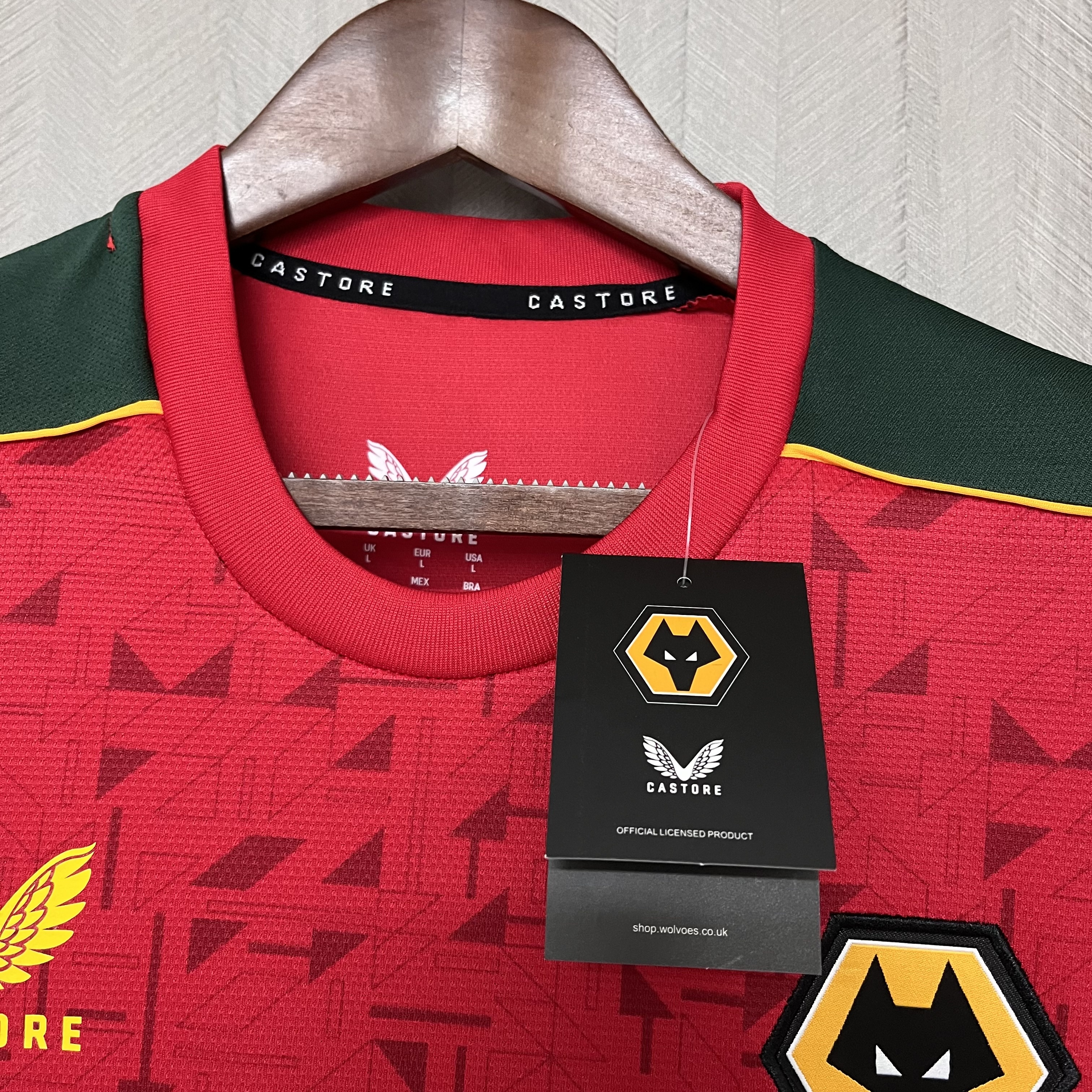 Wolverhampton Wanderers 2023/24 Mens Red Goalkeeper Jersey