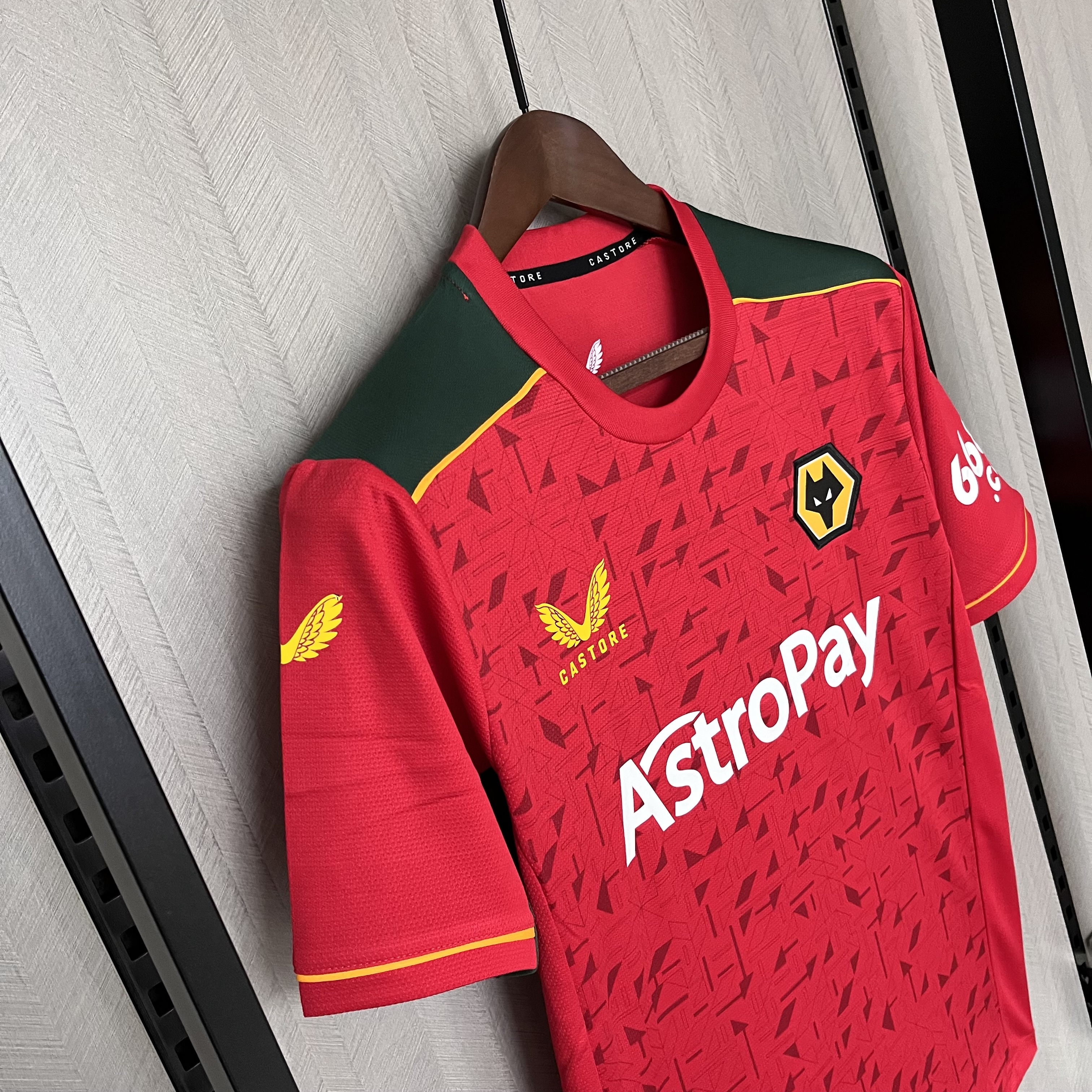 Wolverhampton Wanderers 2023/24 Mens Red Goalkeeper Jersey