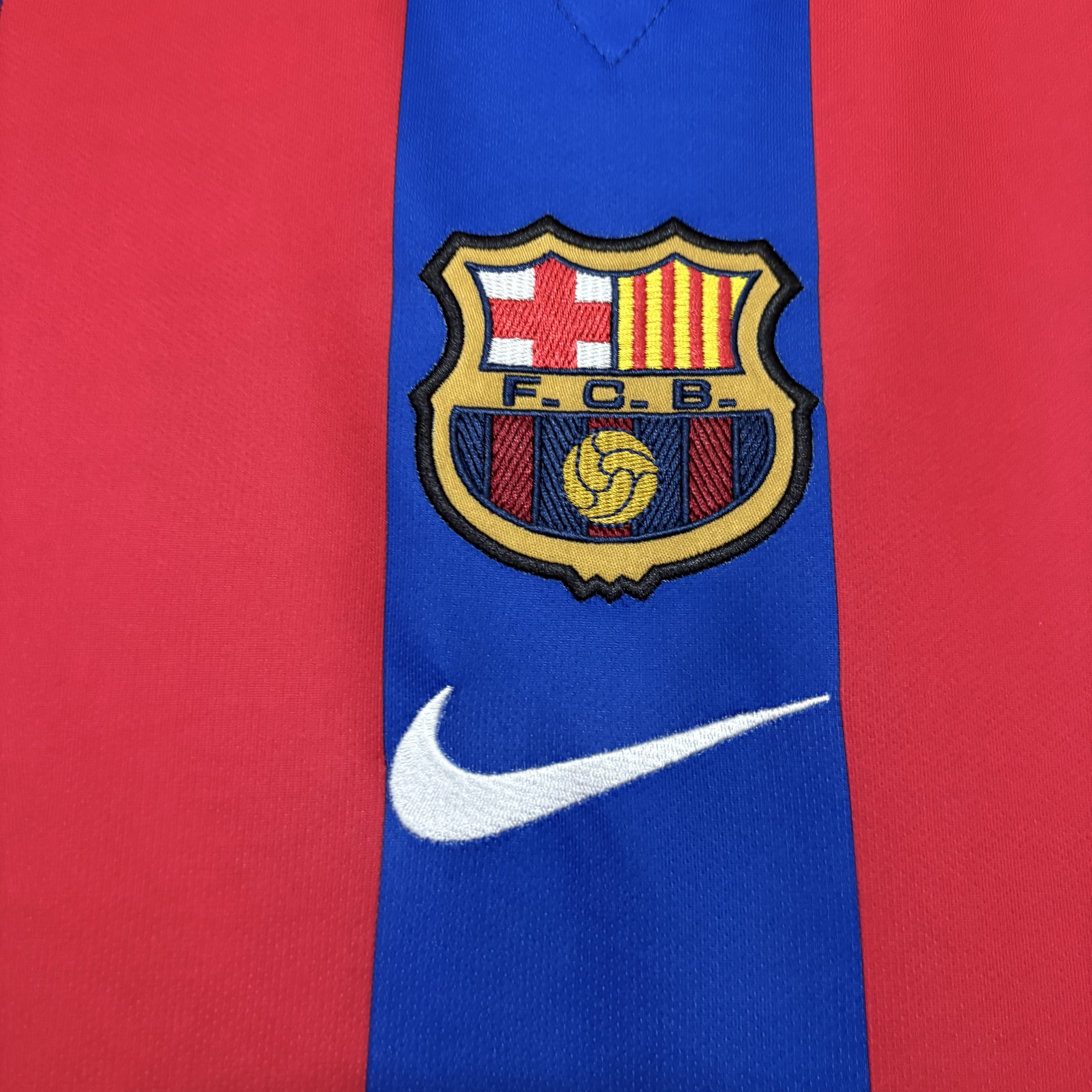 Barcelona 01/02 Mens Retro Home Jersey