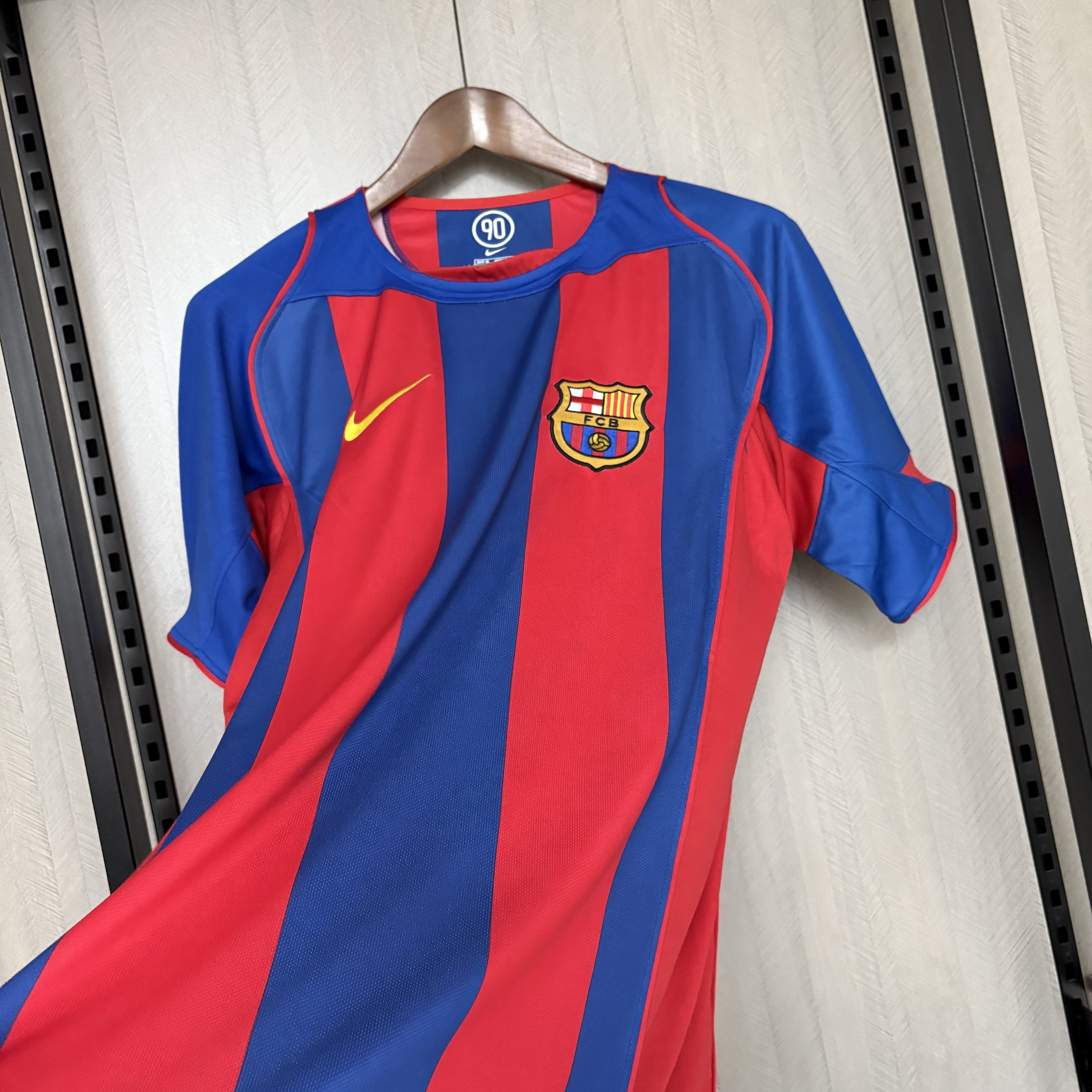 Barcelona 04/05 Mens Retro Home Jersey