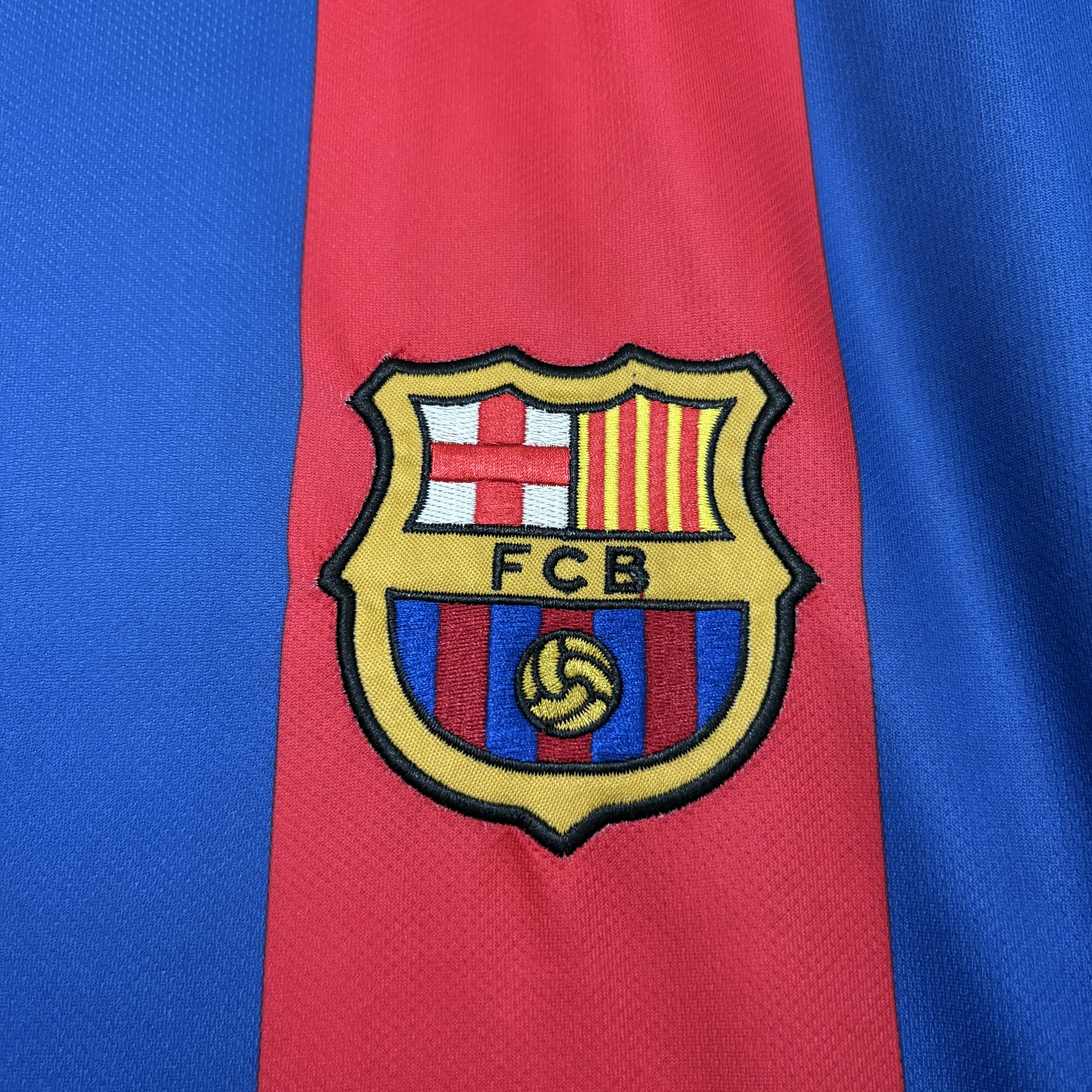 Barcelona 04/05 Mens Retro Home Jersey