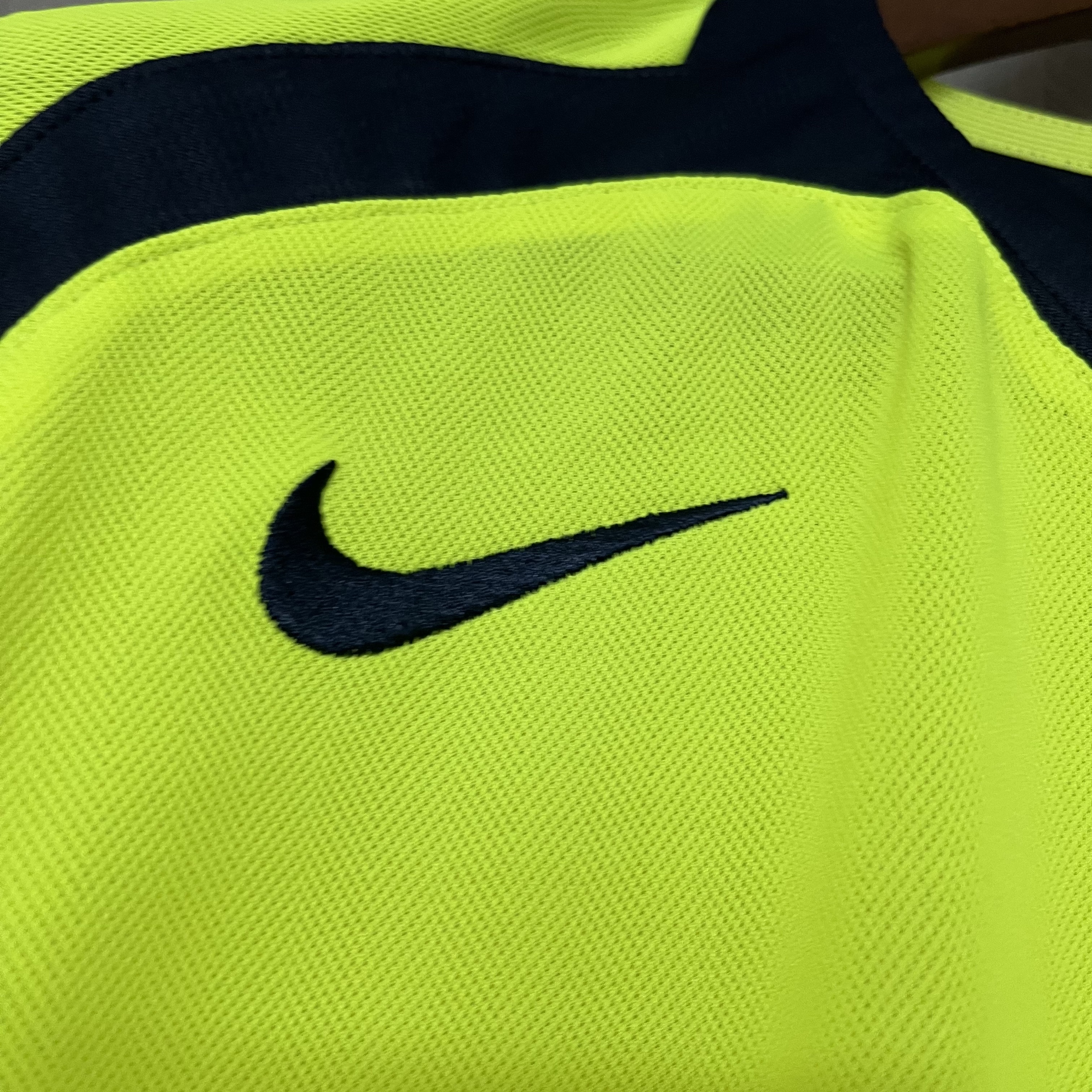 Barcelona 05/06 Mens Retro Away Jersey