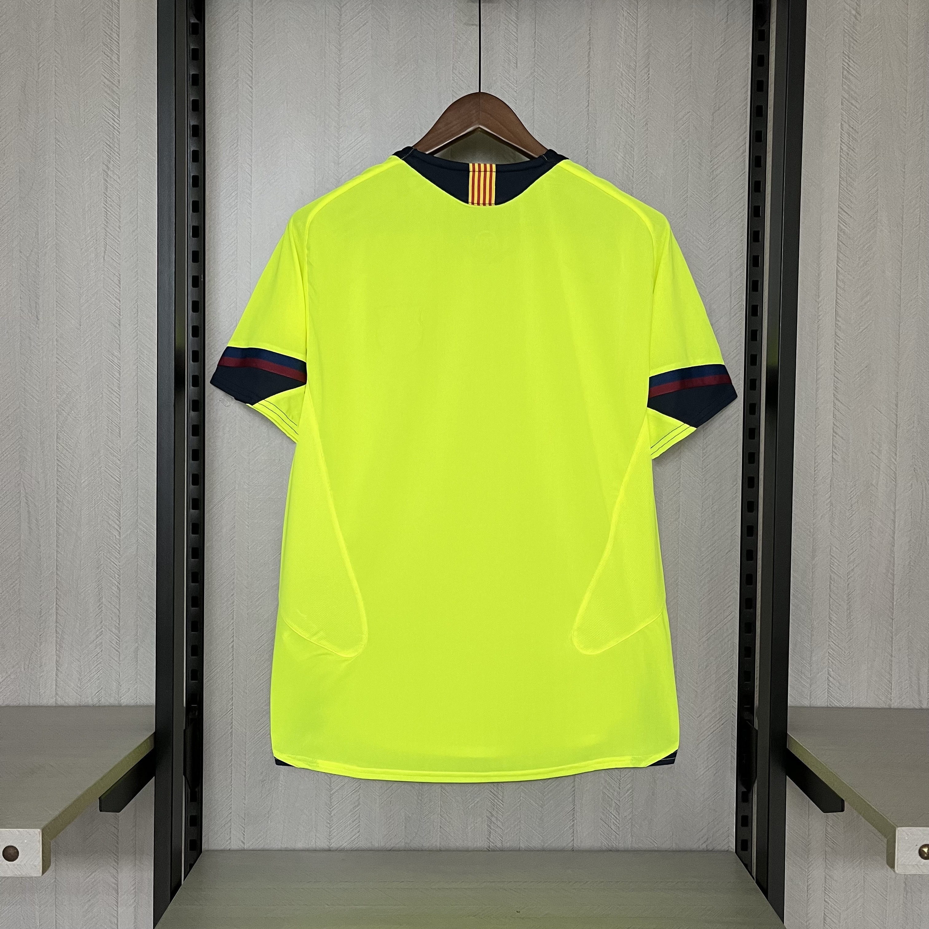 Barcelona 05/06 Mens Retro Away Jersey