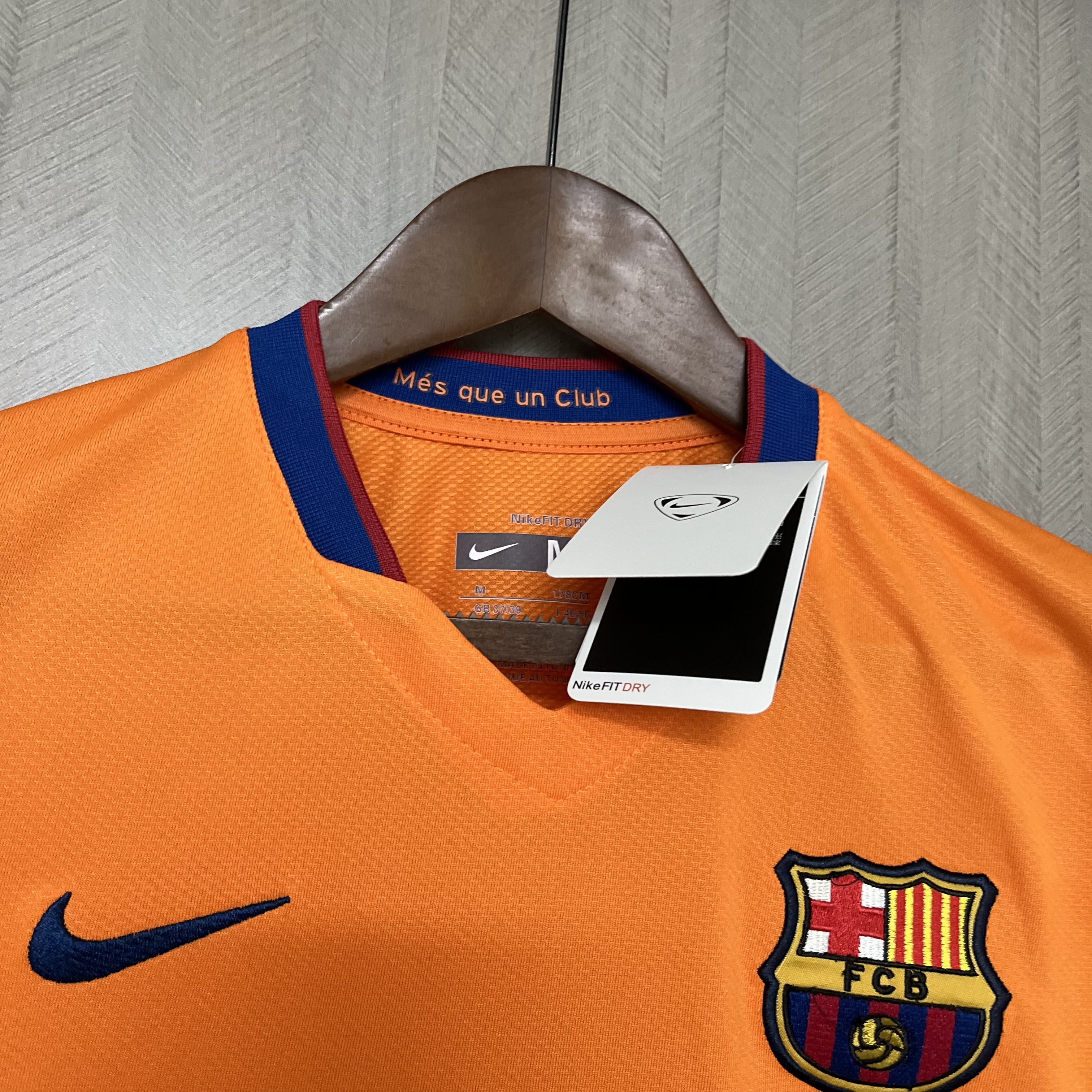 Barcelona 06/07 Mens Retro Away Jersey