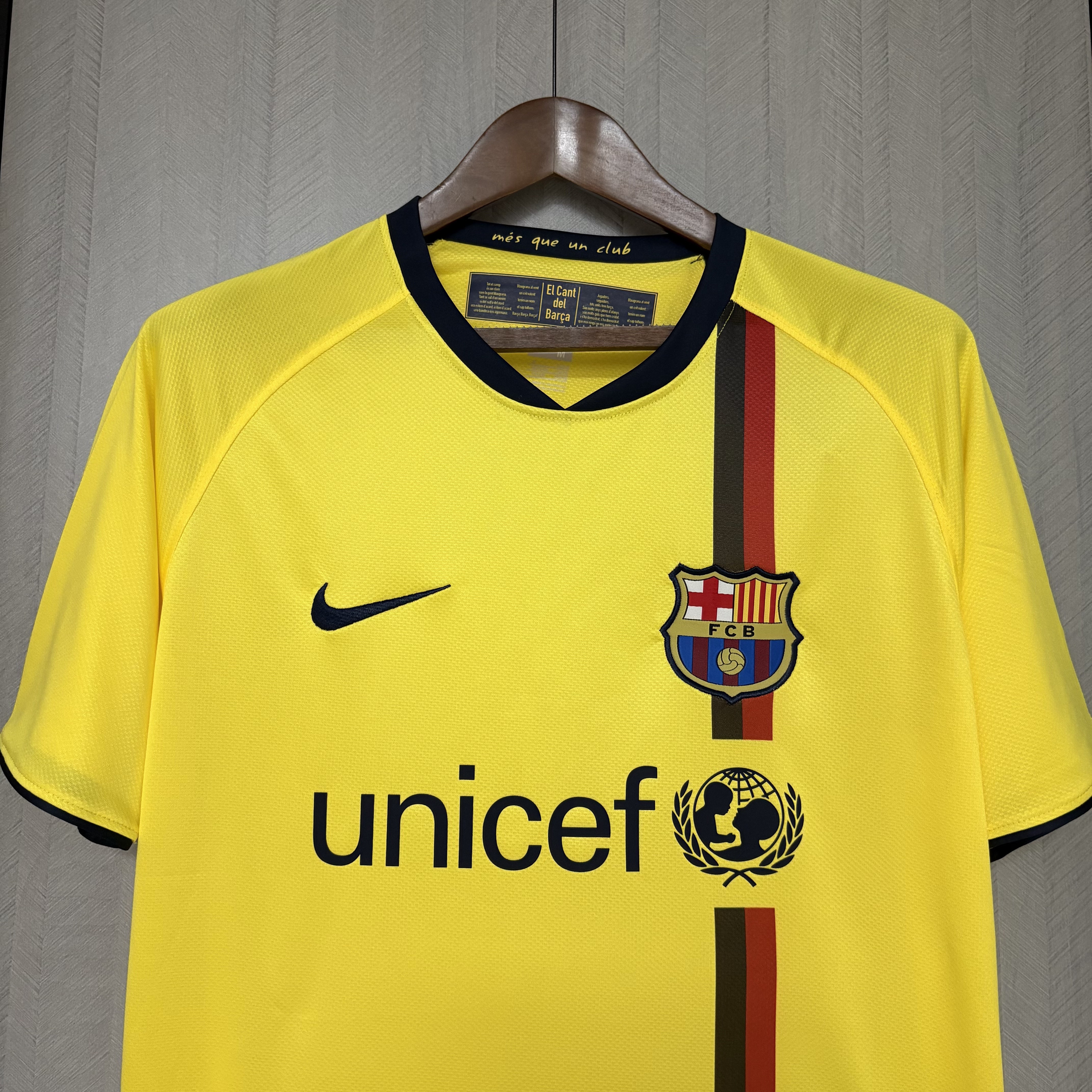 Barcelona 08/09 Mens Retro Away Jersey