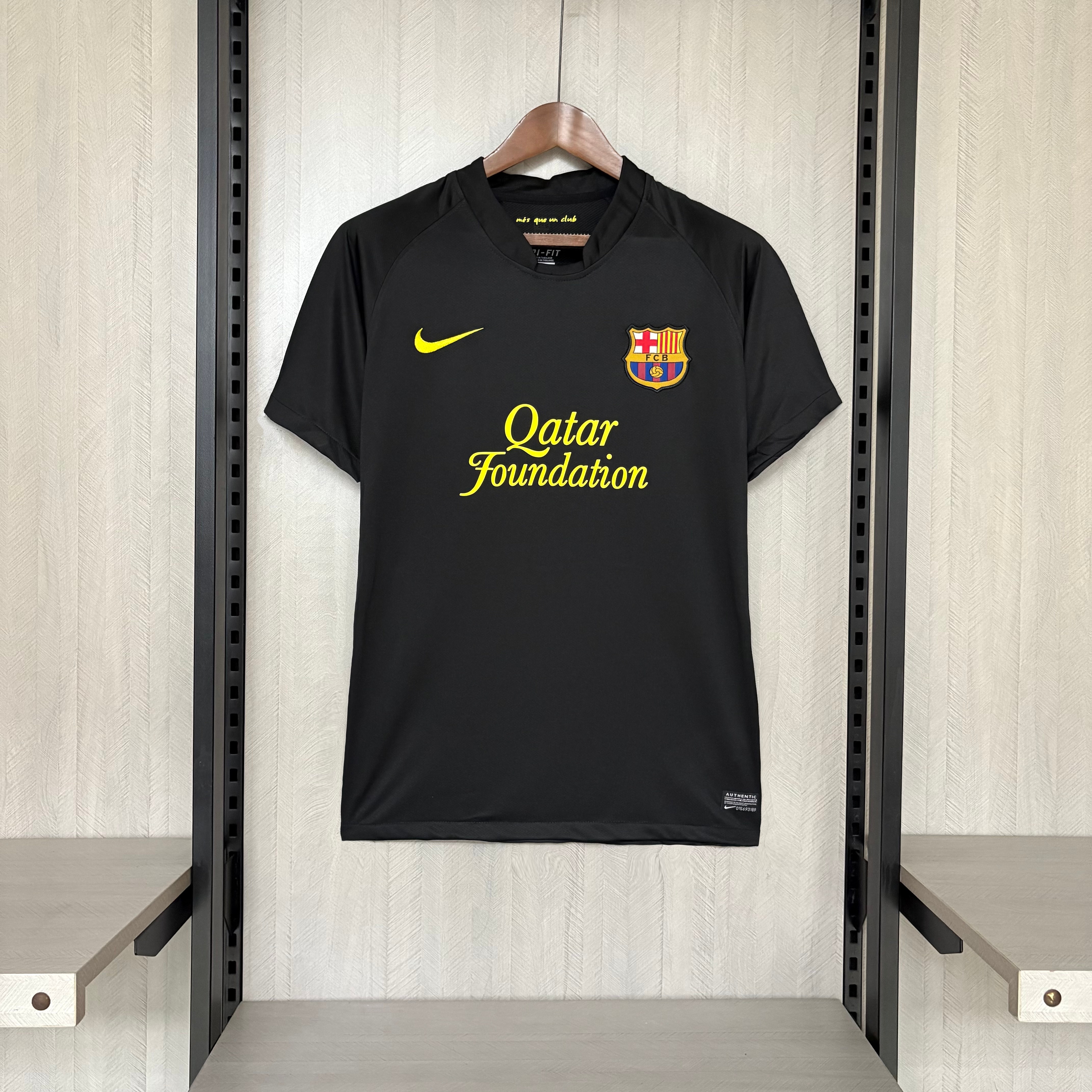 Barcelona 10/11 Mens Retro Away Design 2 Jersey