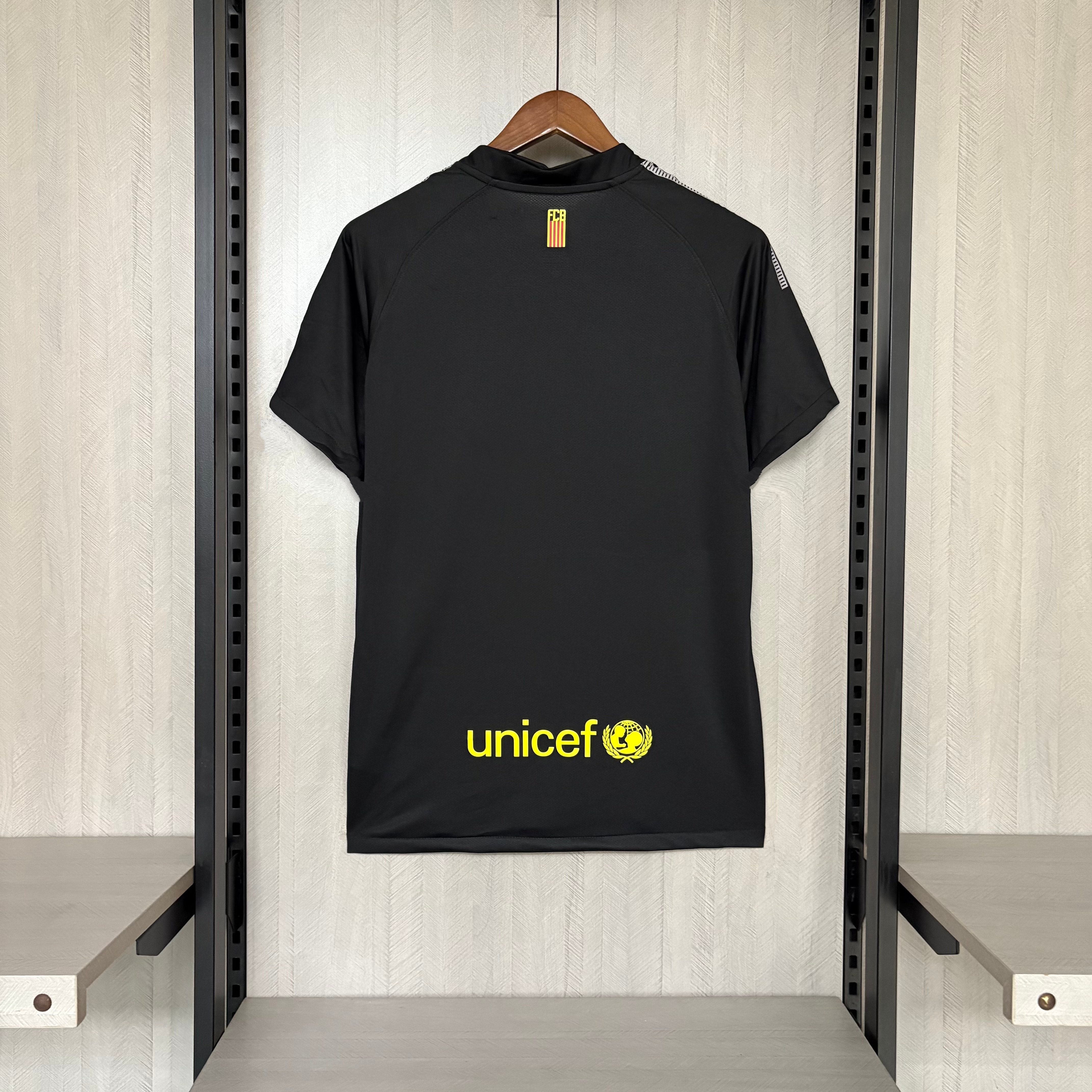 Barcelona 10/11 Mens Retro Away Design 2 Jersey