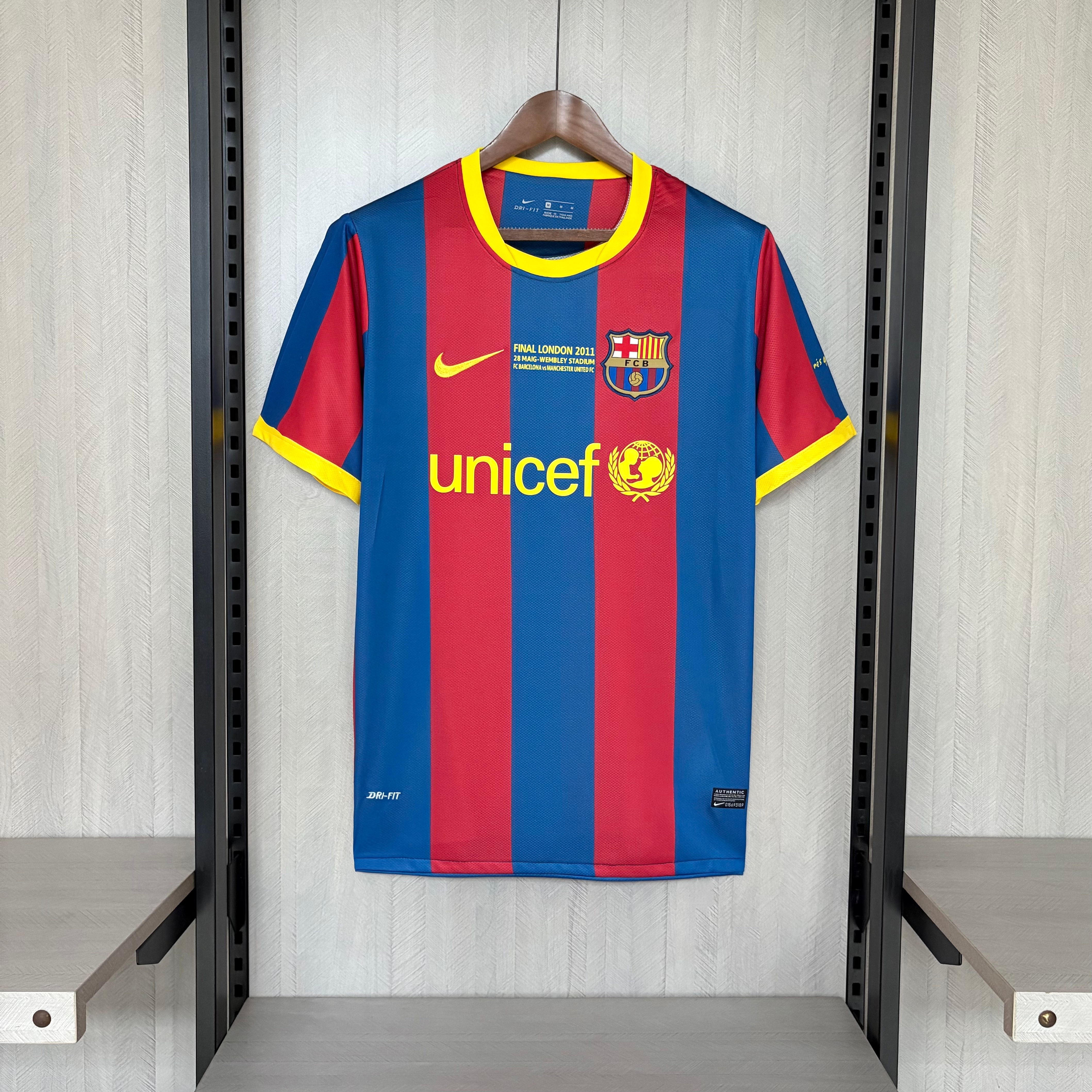 Barcelona 10/11 Mens Retro Home Design 2 Jersey